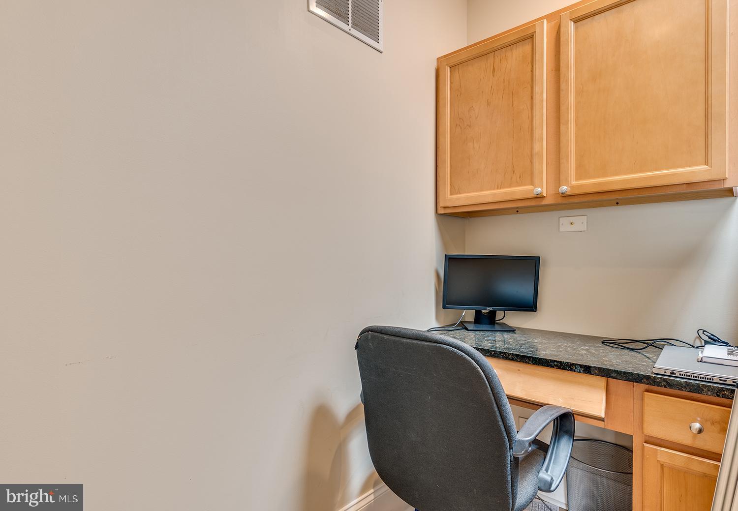 CANTON - Commercial Sale