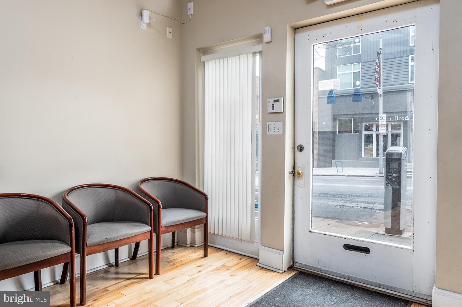 CANTON - Commercial Sale