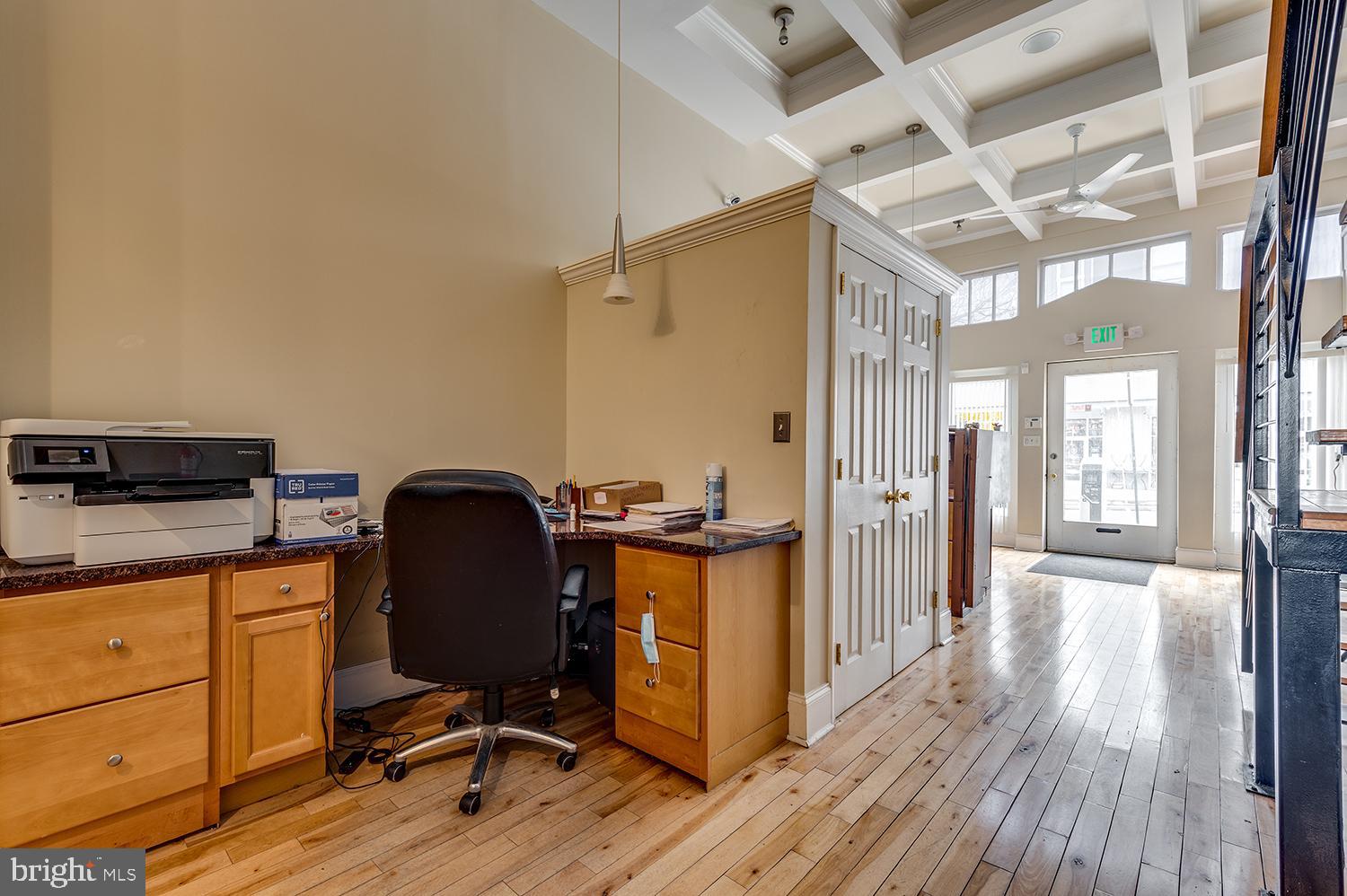 CANTON - Commercial Sale