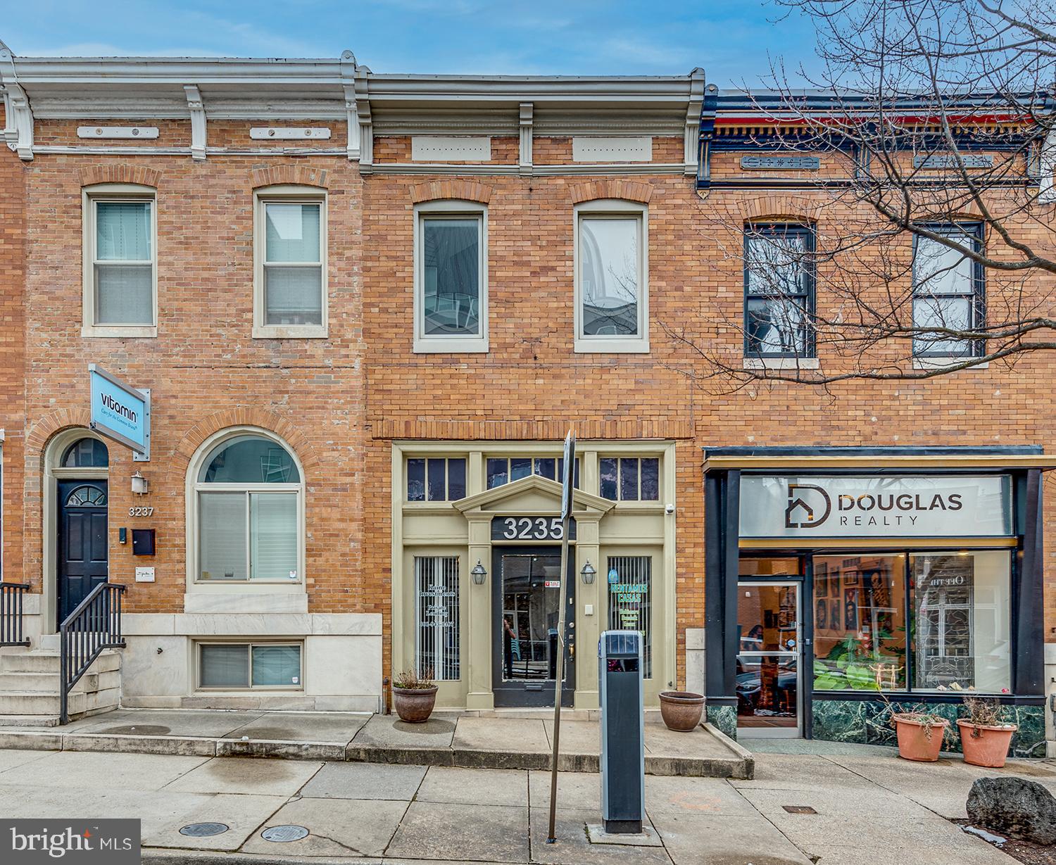 CANTON - Commercial Sale