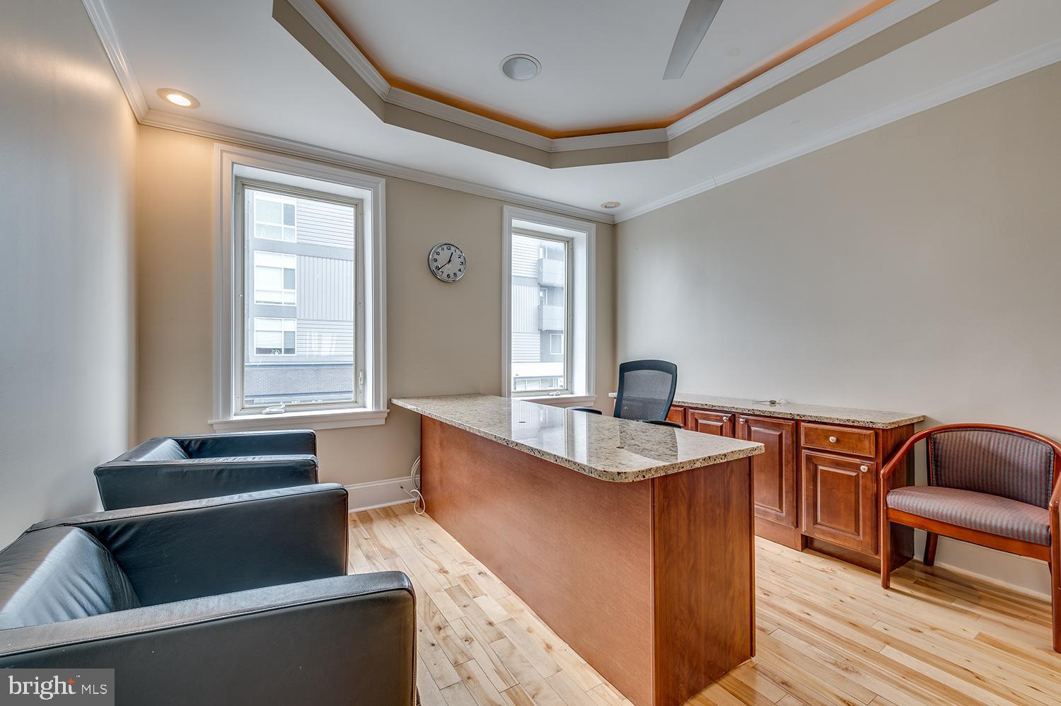 CANTON - Commercial Sale