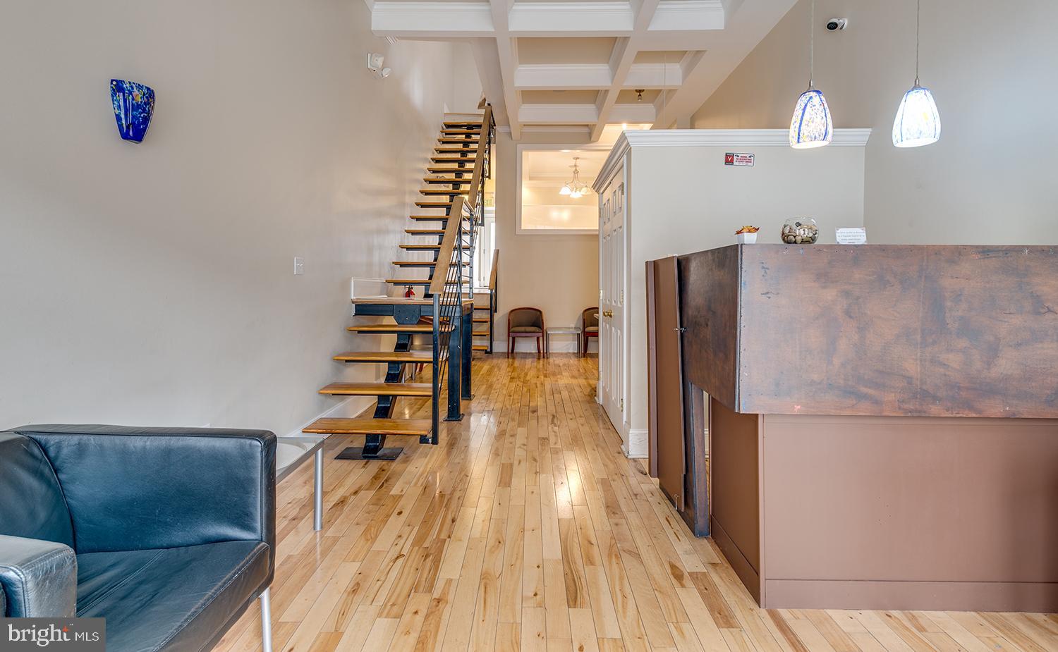 CANTON - Commercial Sale