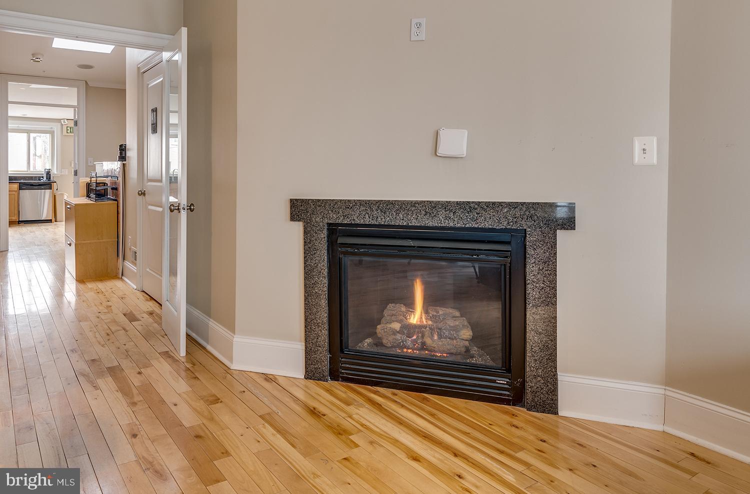 CANTON - Commercial Sale