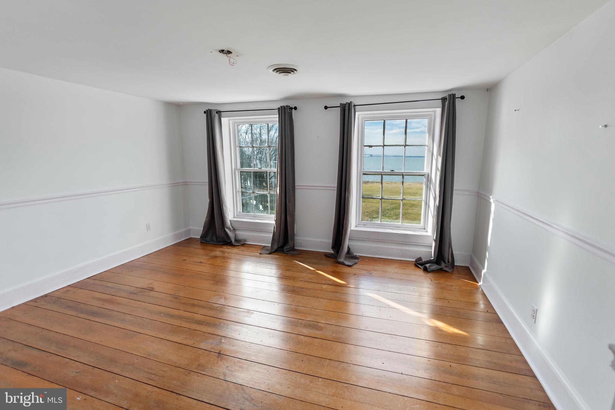 WOLF FARM - Residential