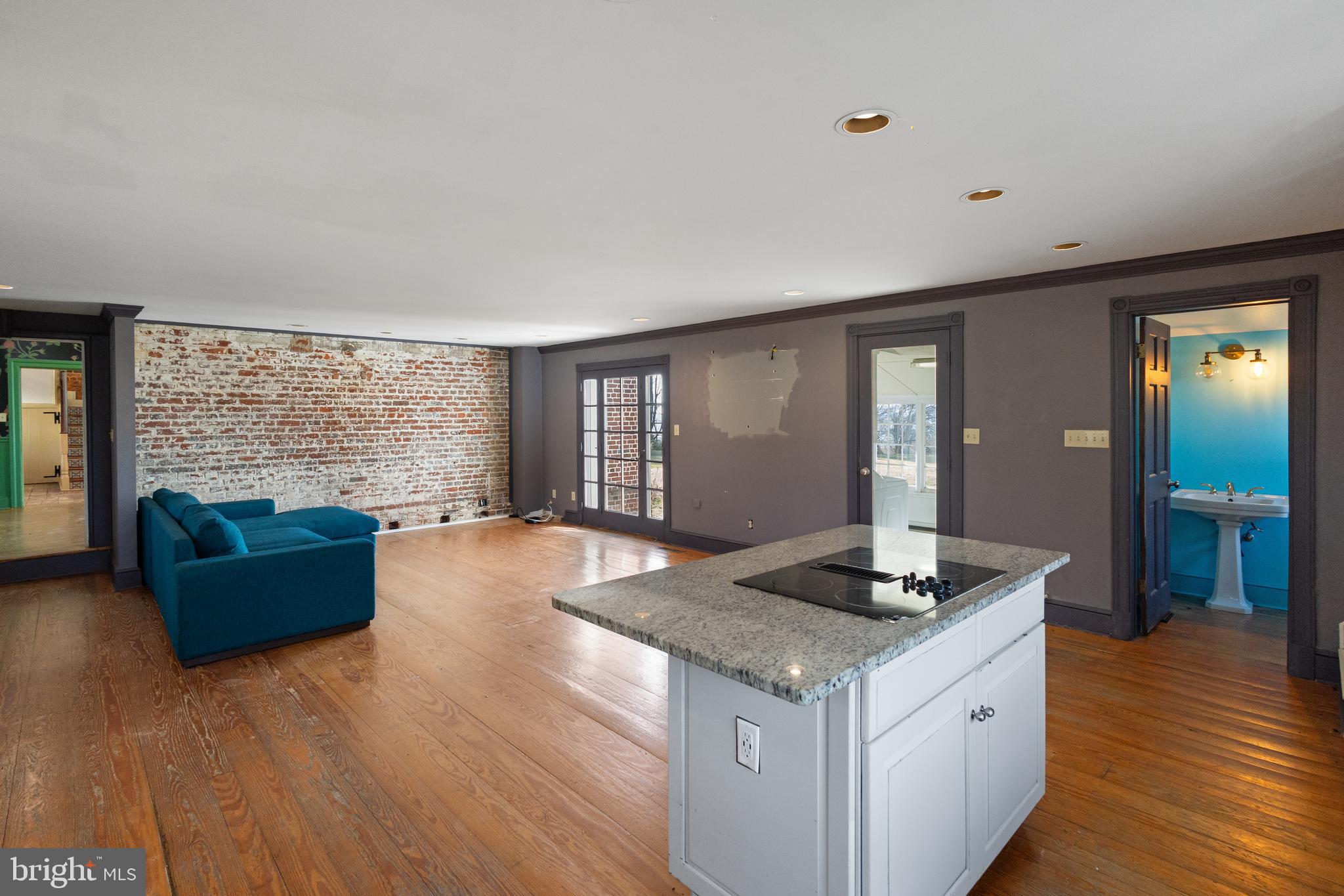 WOLF FARM - Residential