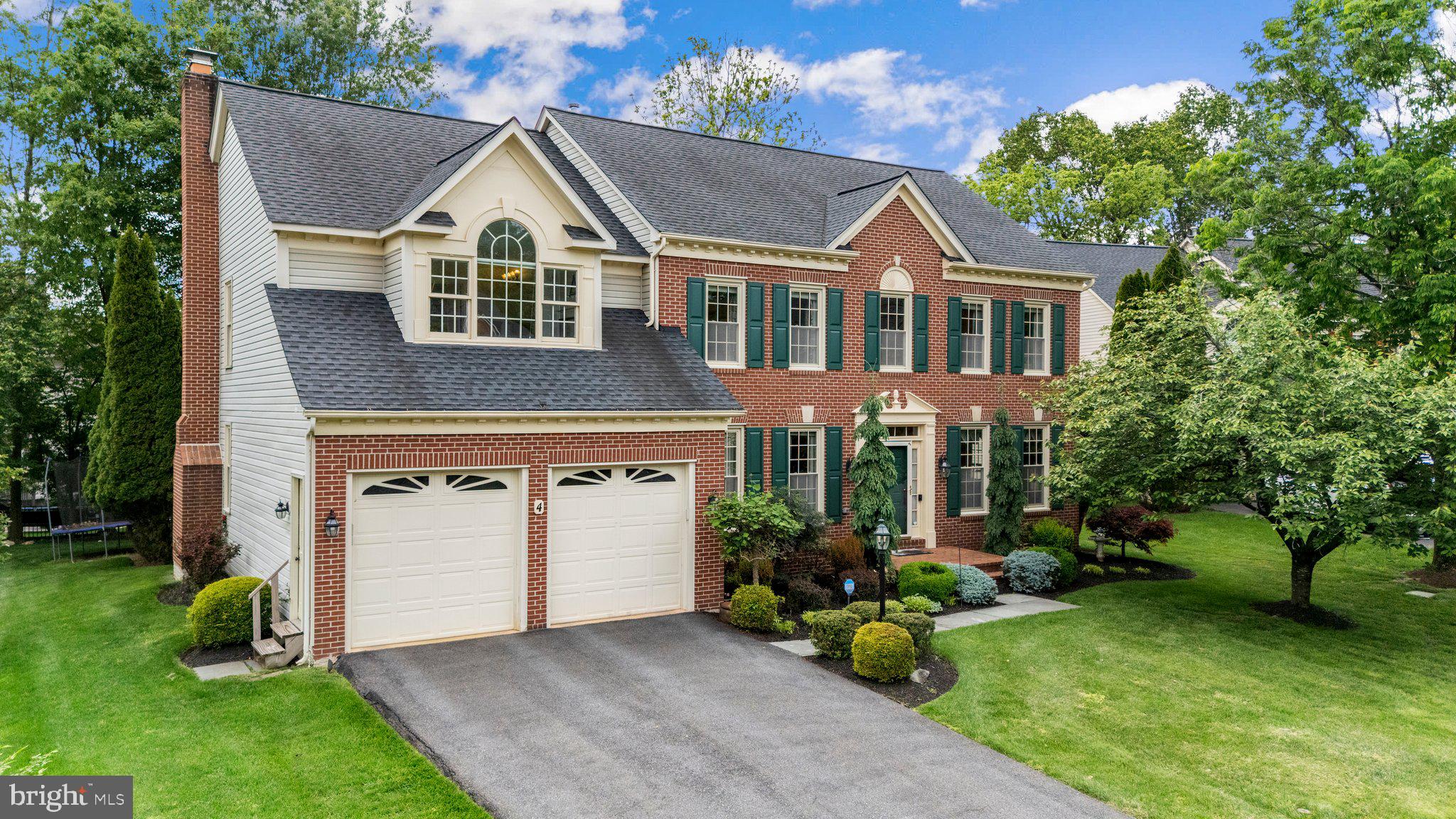 4 YELLOW PLUM COURT