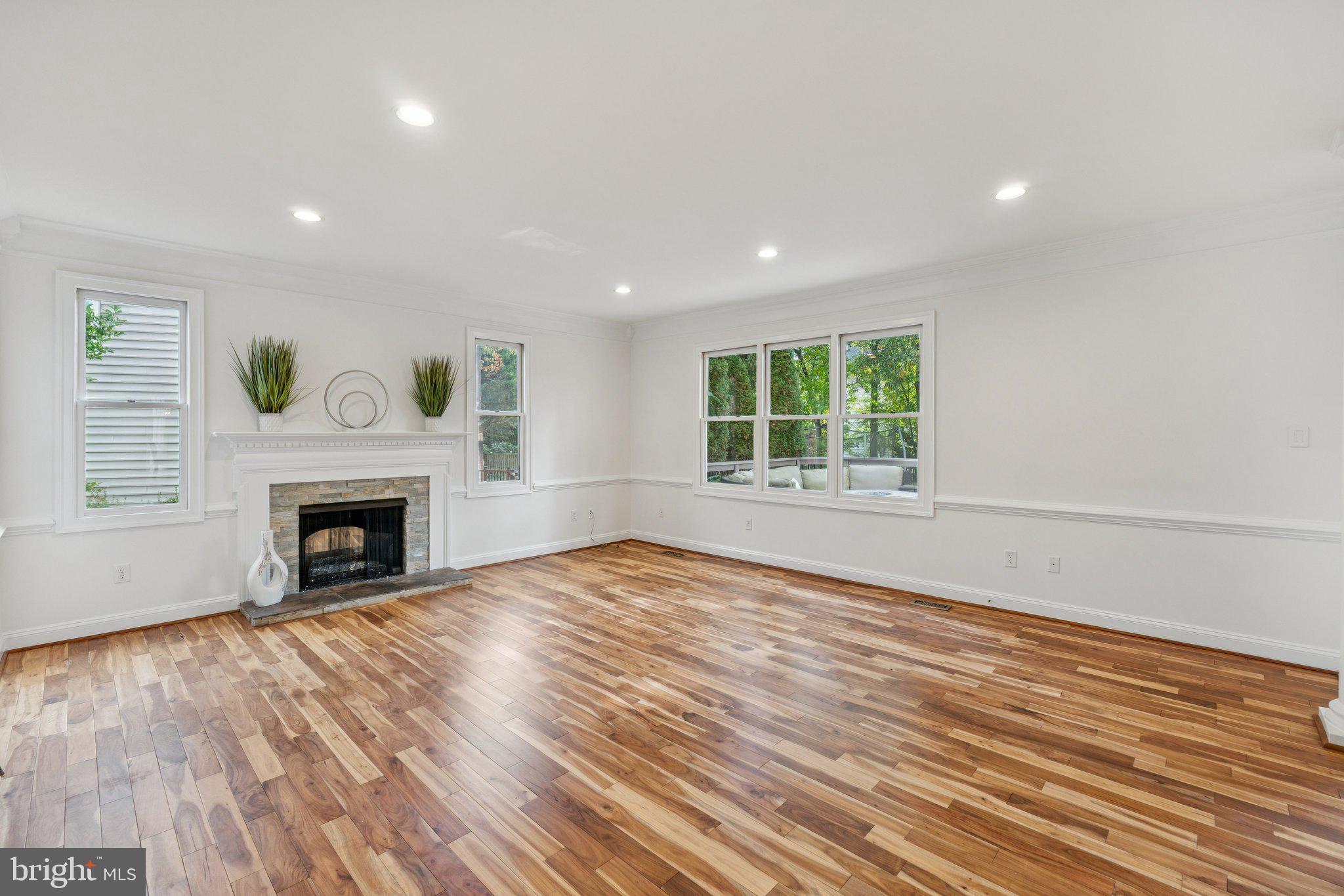 WILLOWS OF POTOMAC - Residential