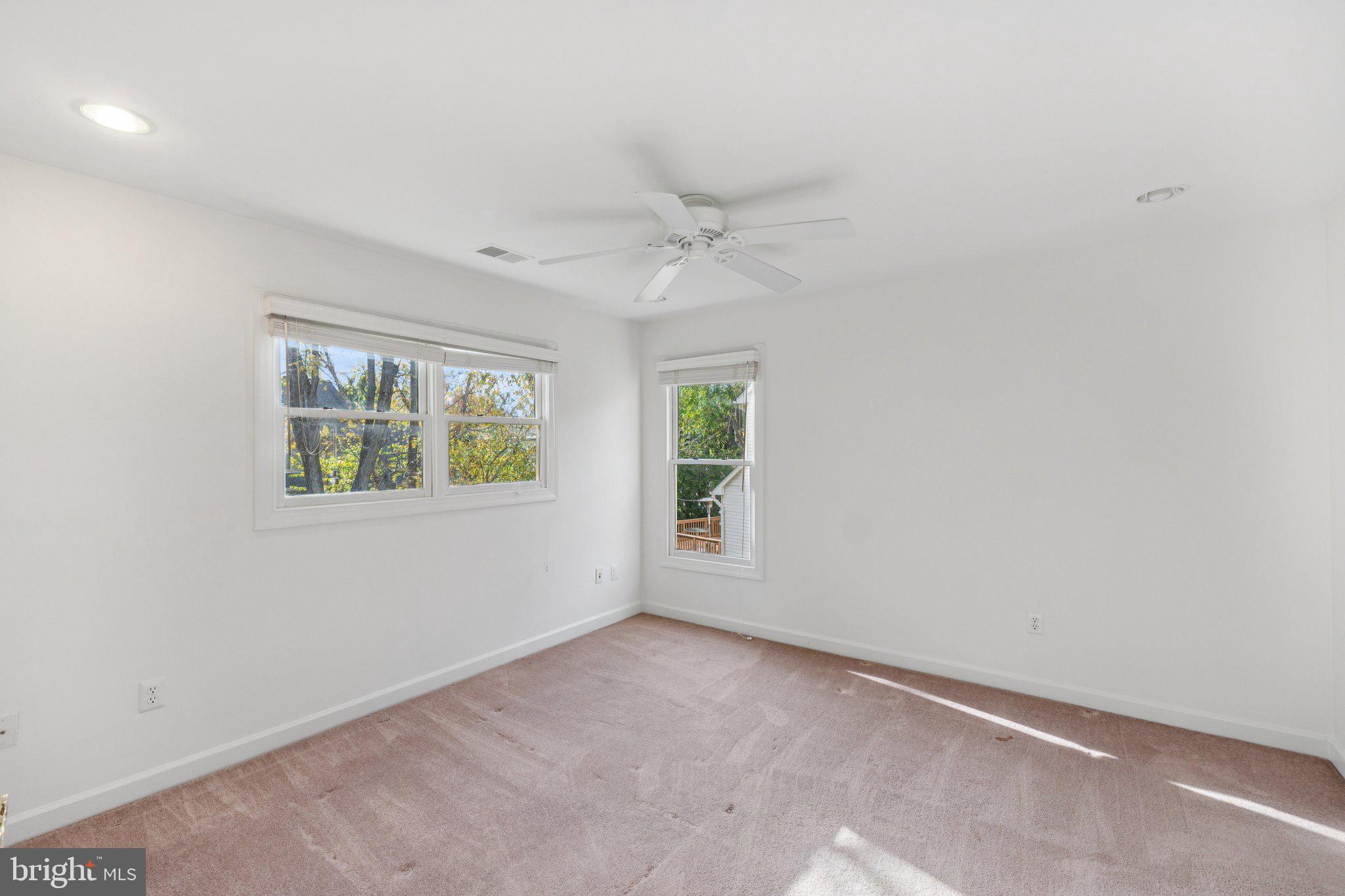 WILLOWS OF POTOMAC - Residential