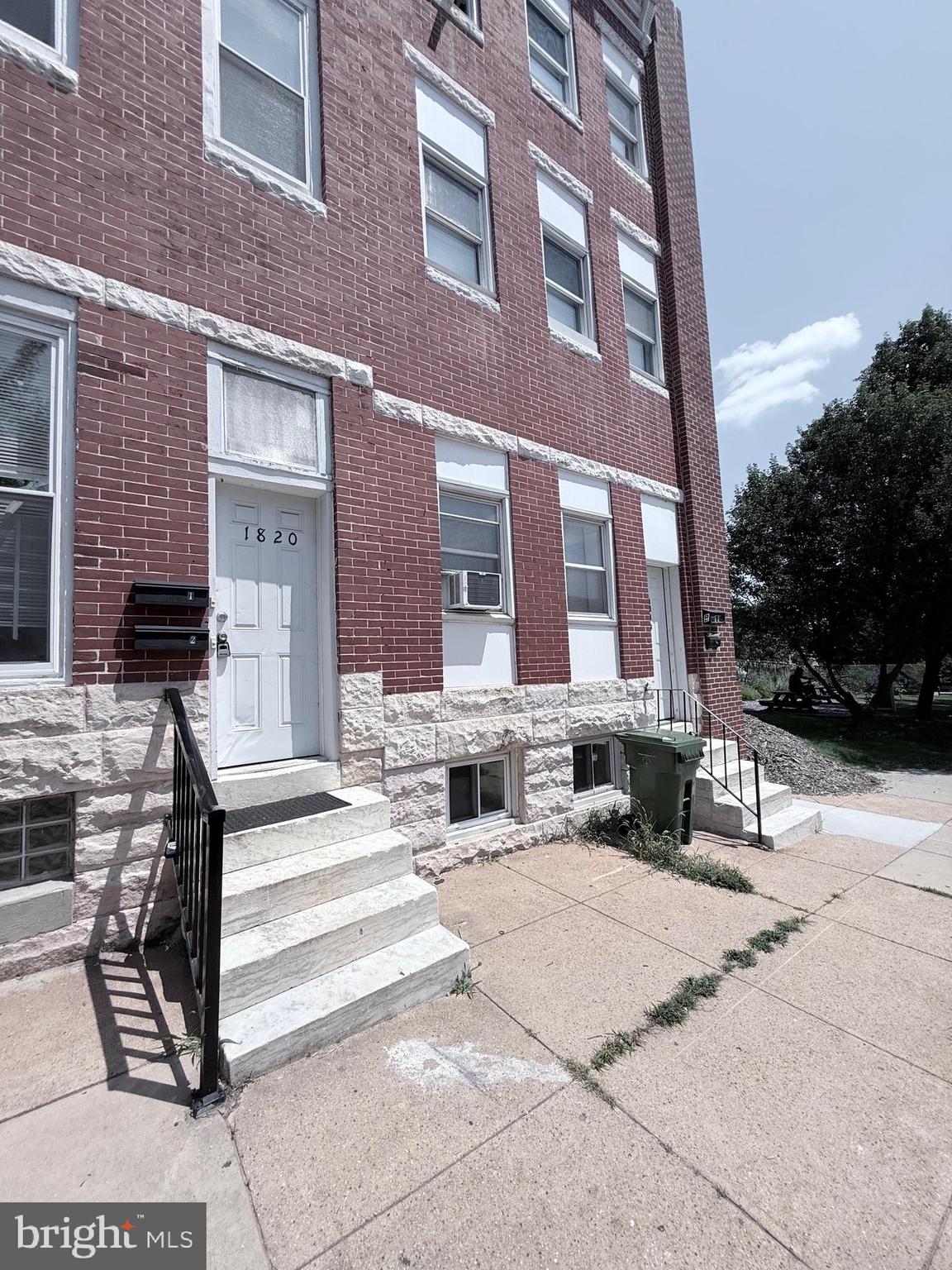 LEXINGTON - Residential Lease