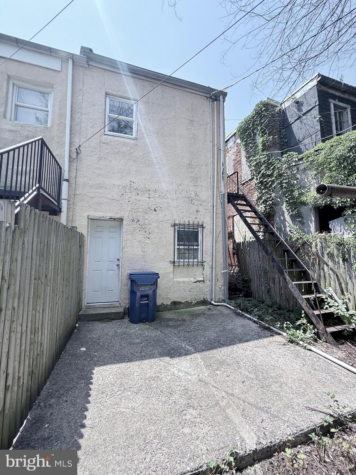 LEXINGTON - Residential Lease