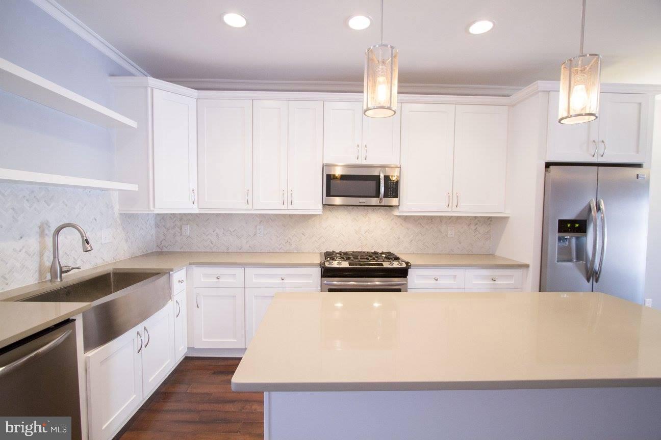 HIGHLANDTOWN - Residential