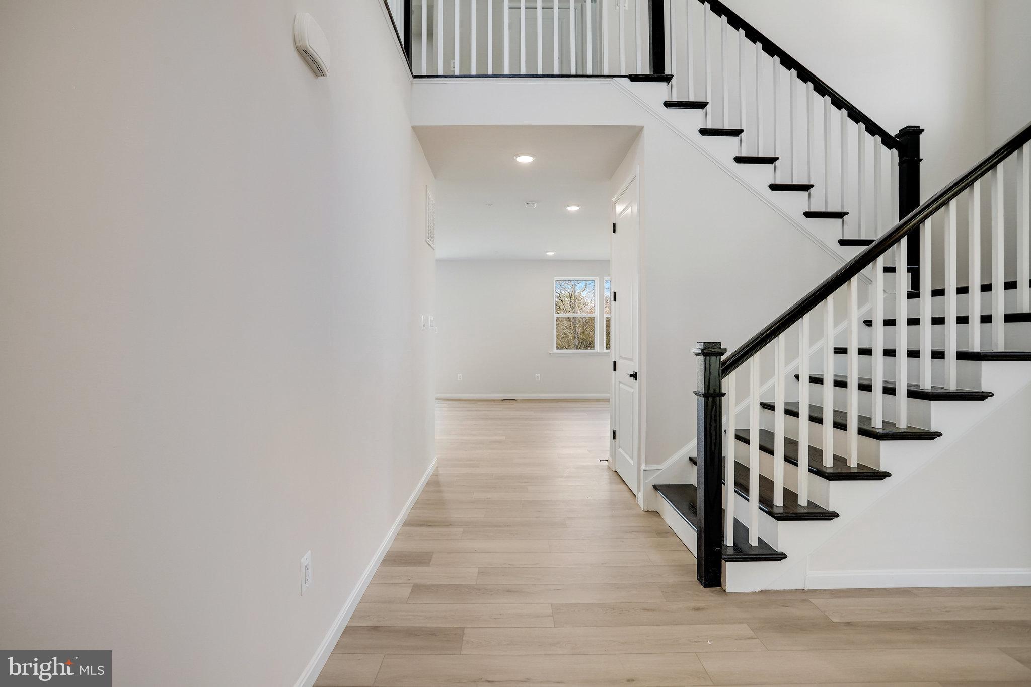 1620 SHADY TREE COURT