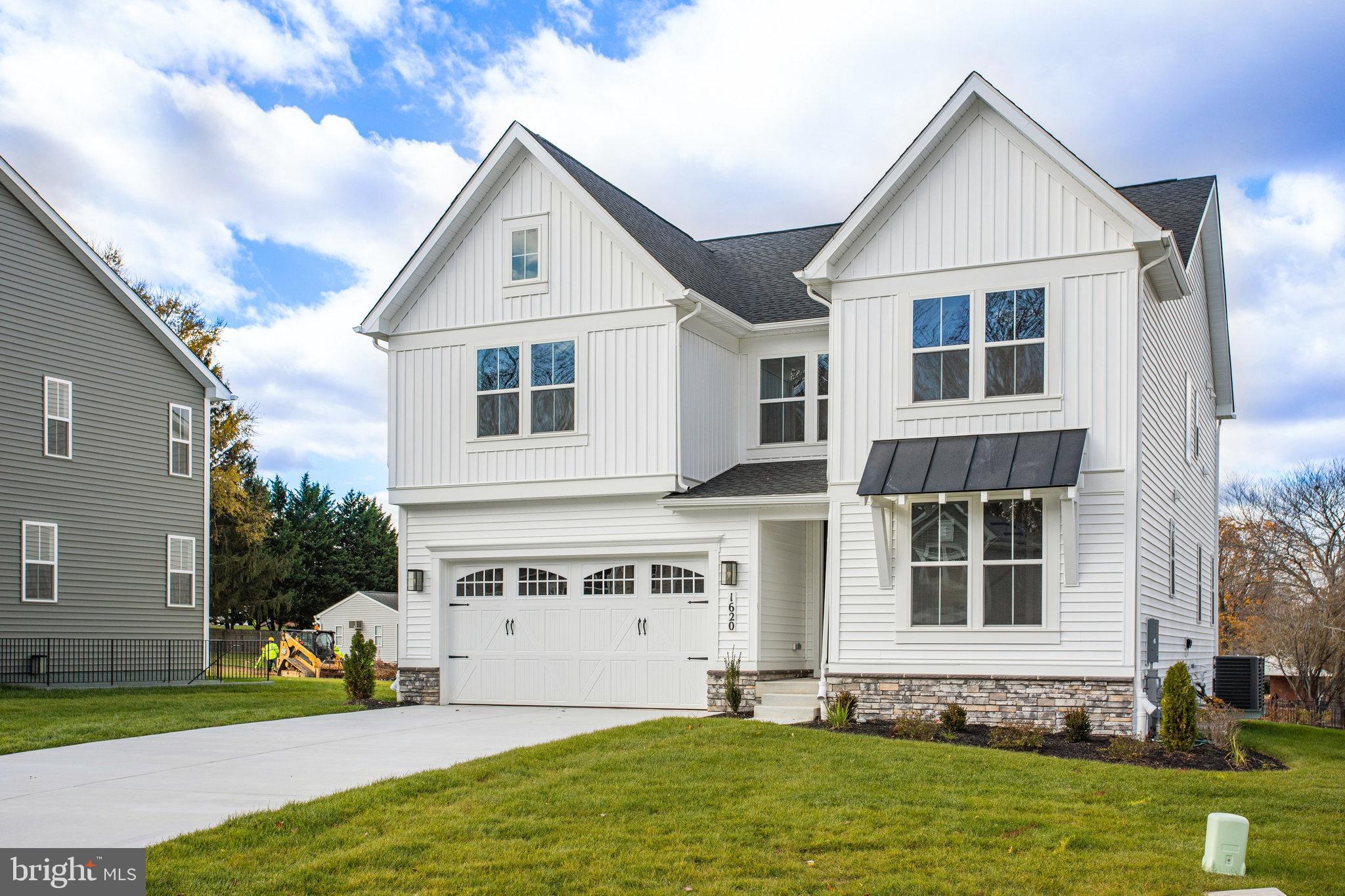 1620 SHADY TREE COURT