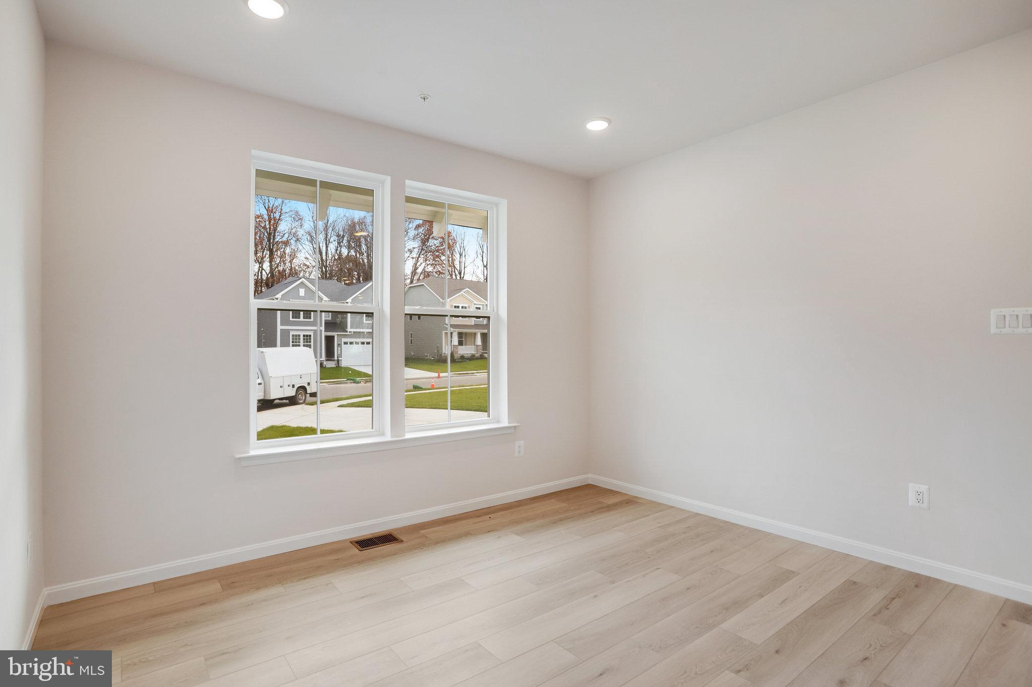 ROBERTS CROSSING - Residential