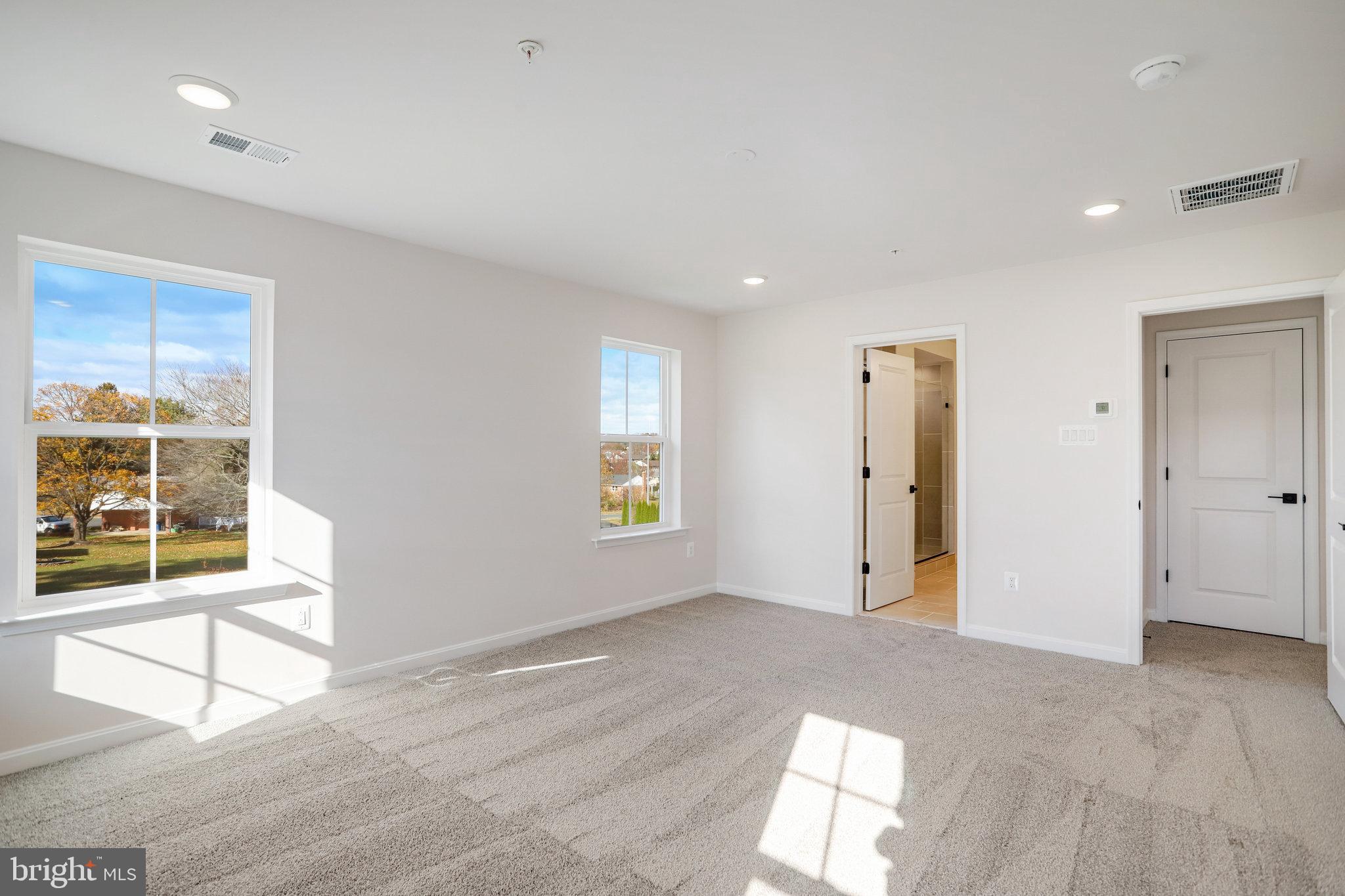 ROBERTS CROSSING - Residential