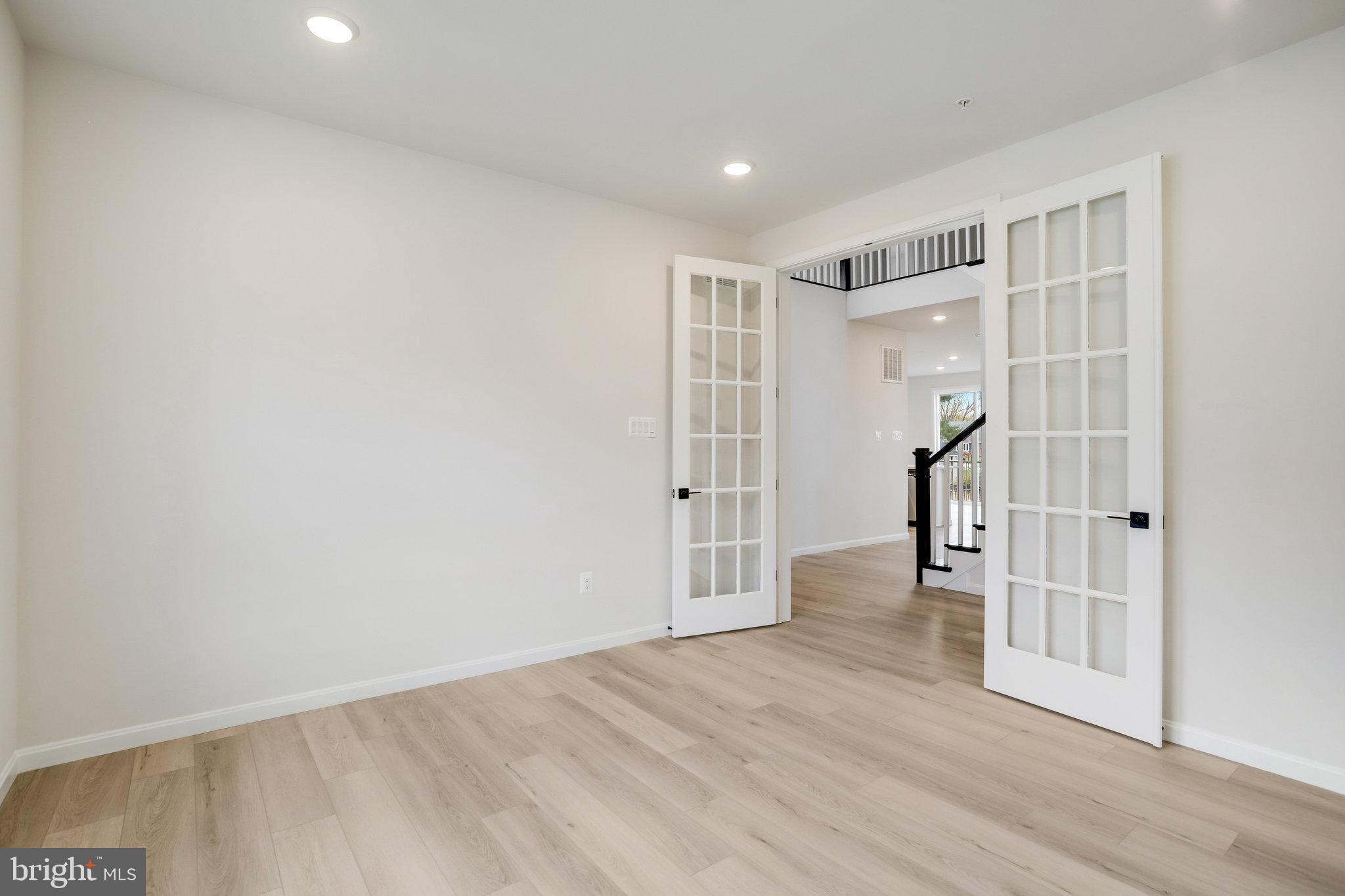 ROBERTS CROSSING - Residential