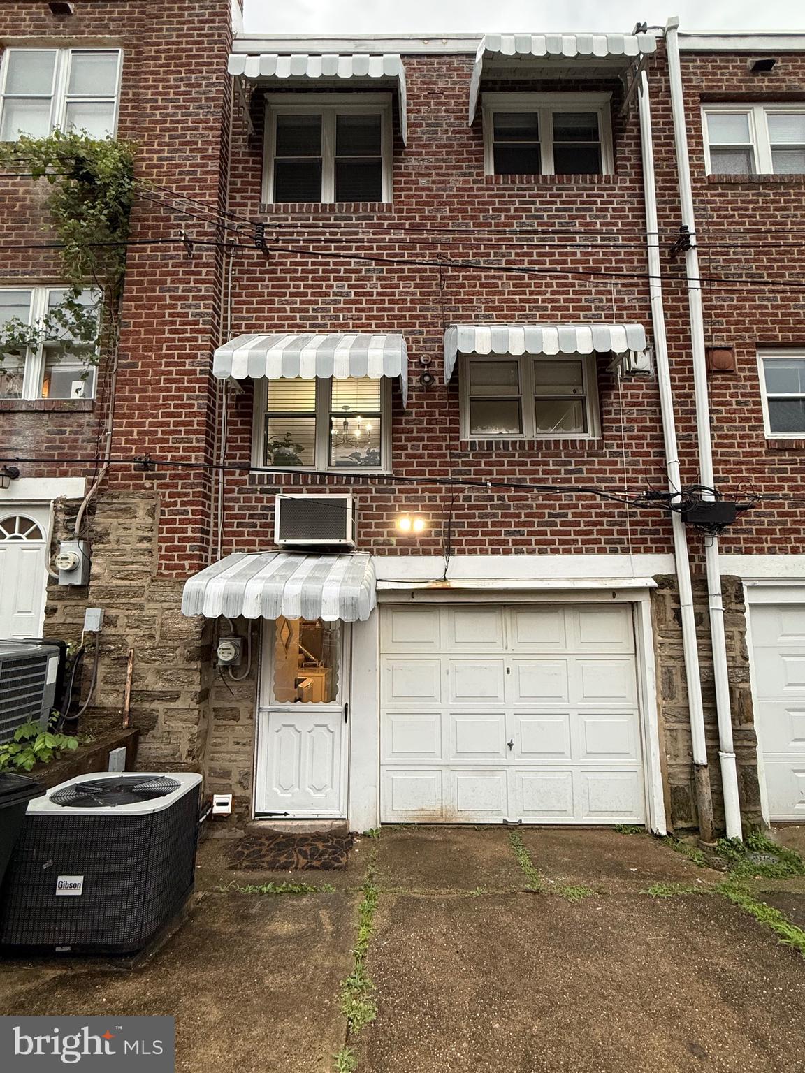 EAST FALLS - Residential