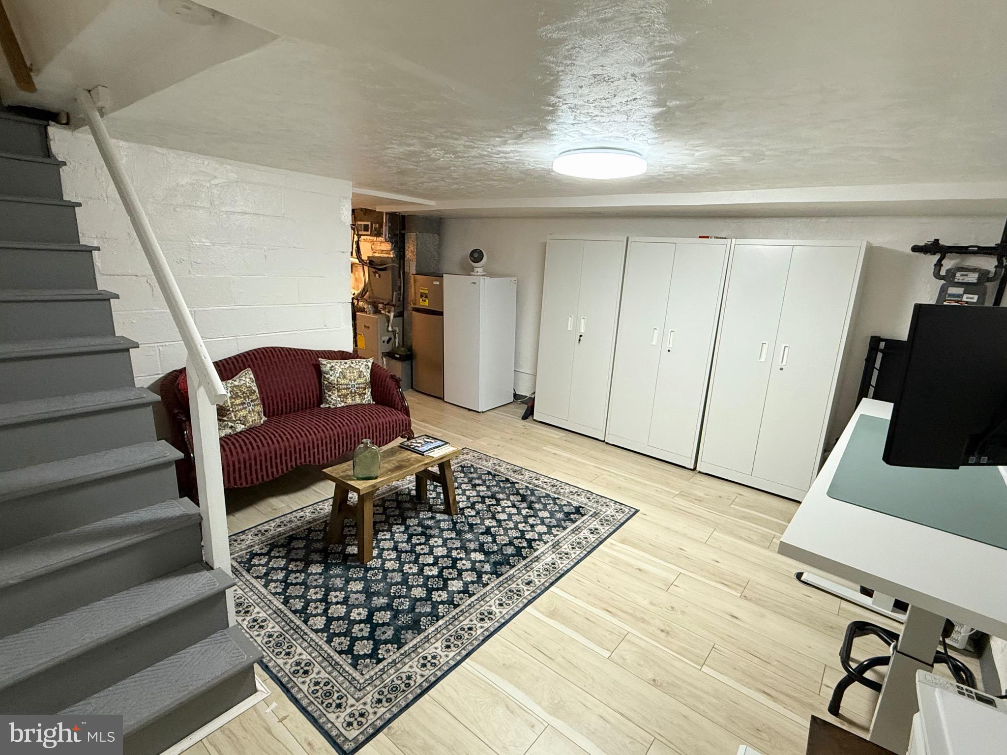 EAST FALLS - Residential