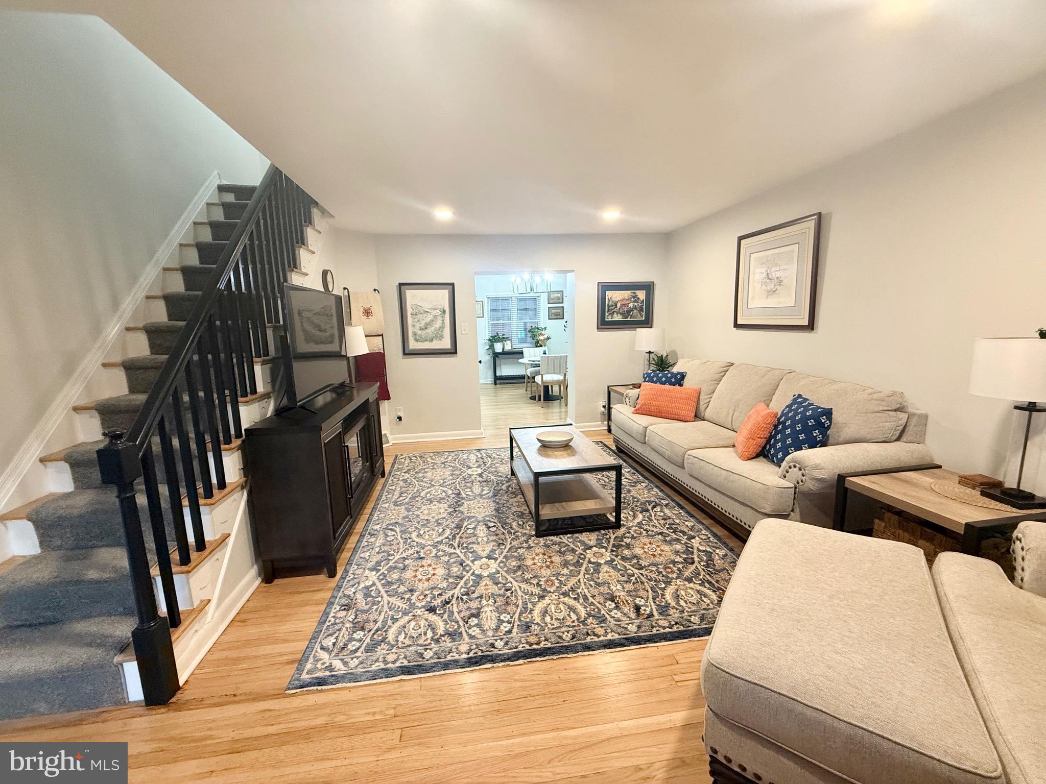 EAST FALLS - Residential