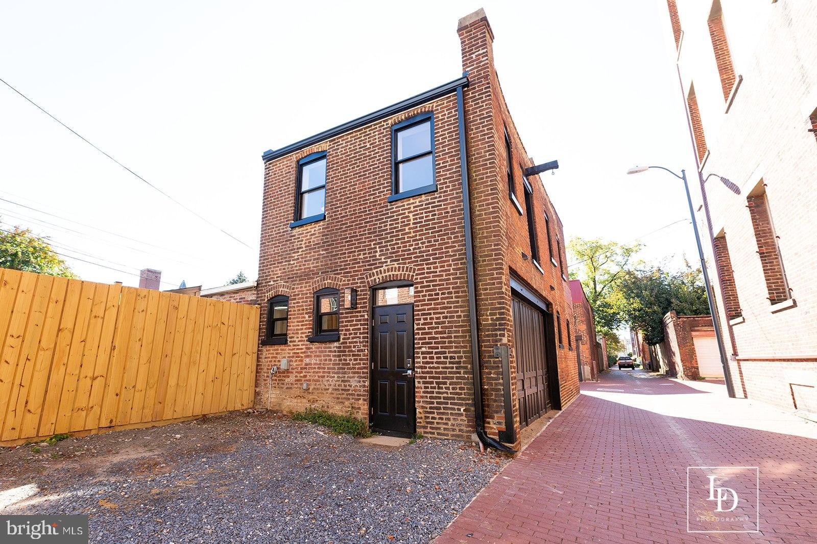 631 CONSTITUTION AVENUE NE