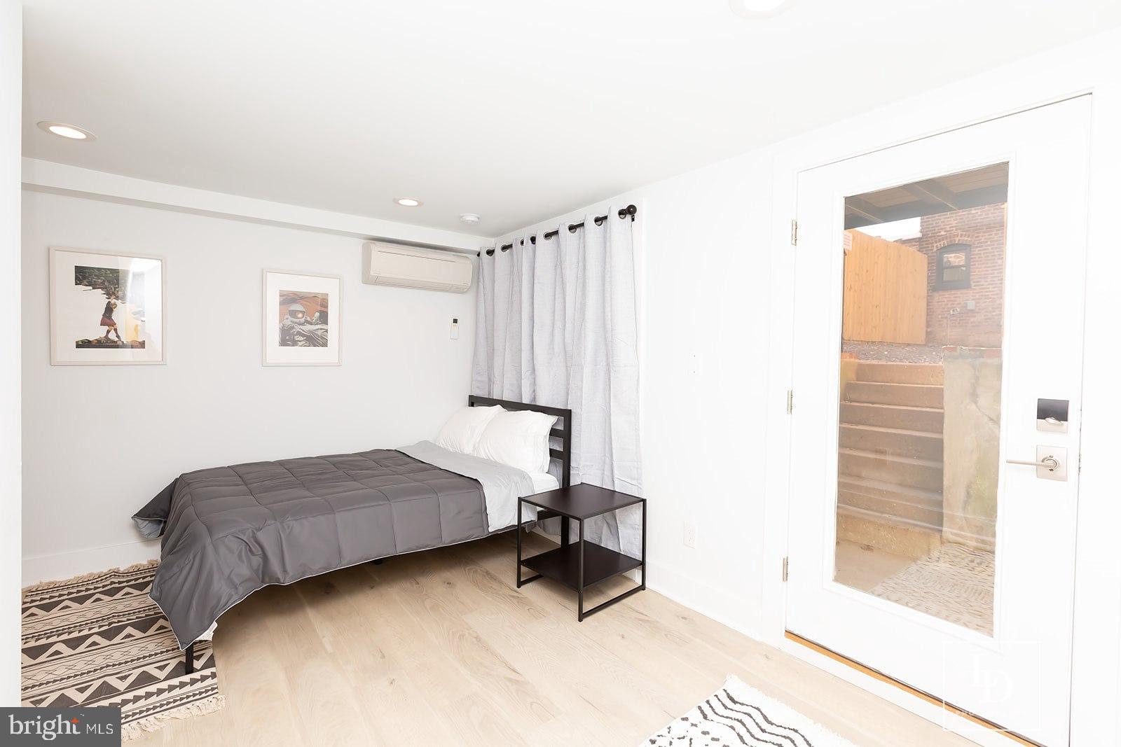 CAPITOL HILL - Residential Income