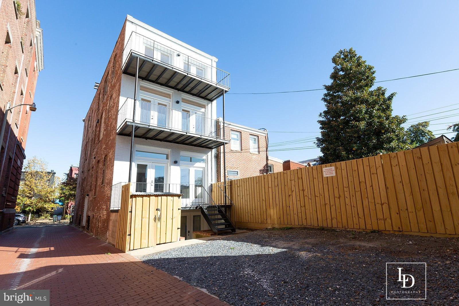 CAPITOL HILL - Residential Income
