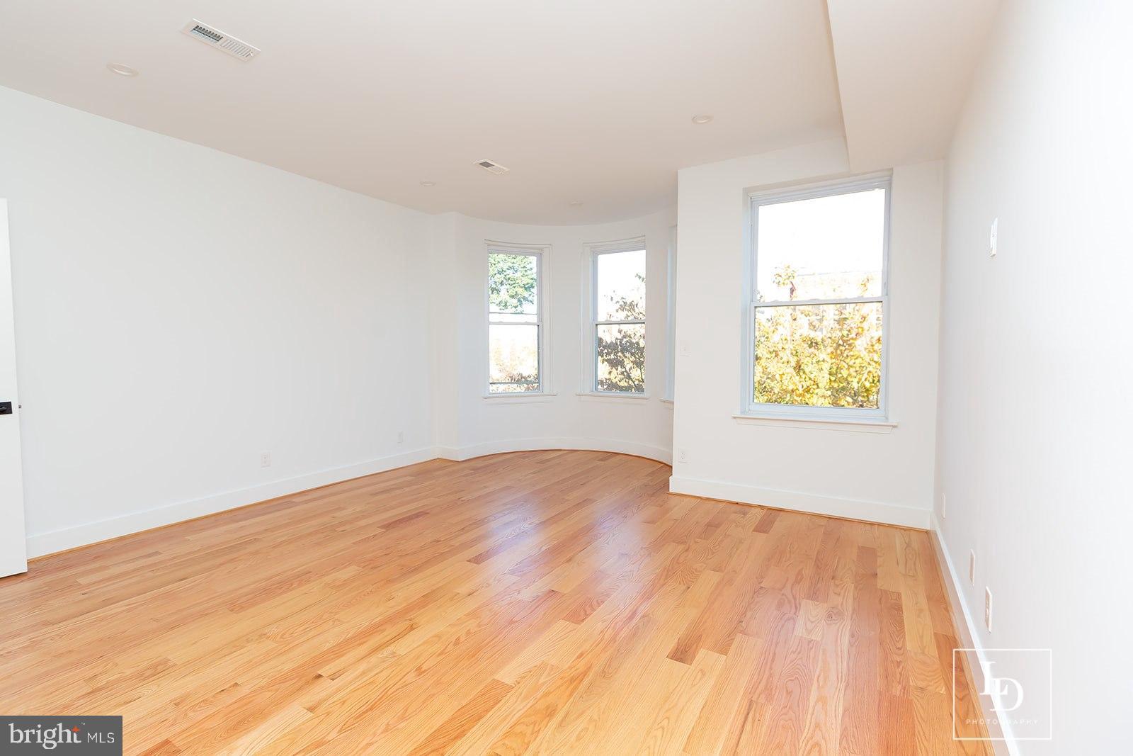 CAPITOL HILL - Residential Income