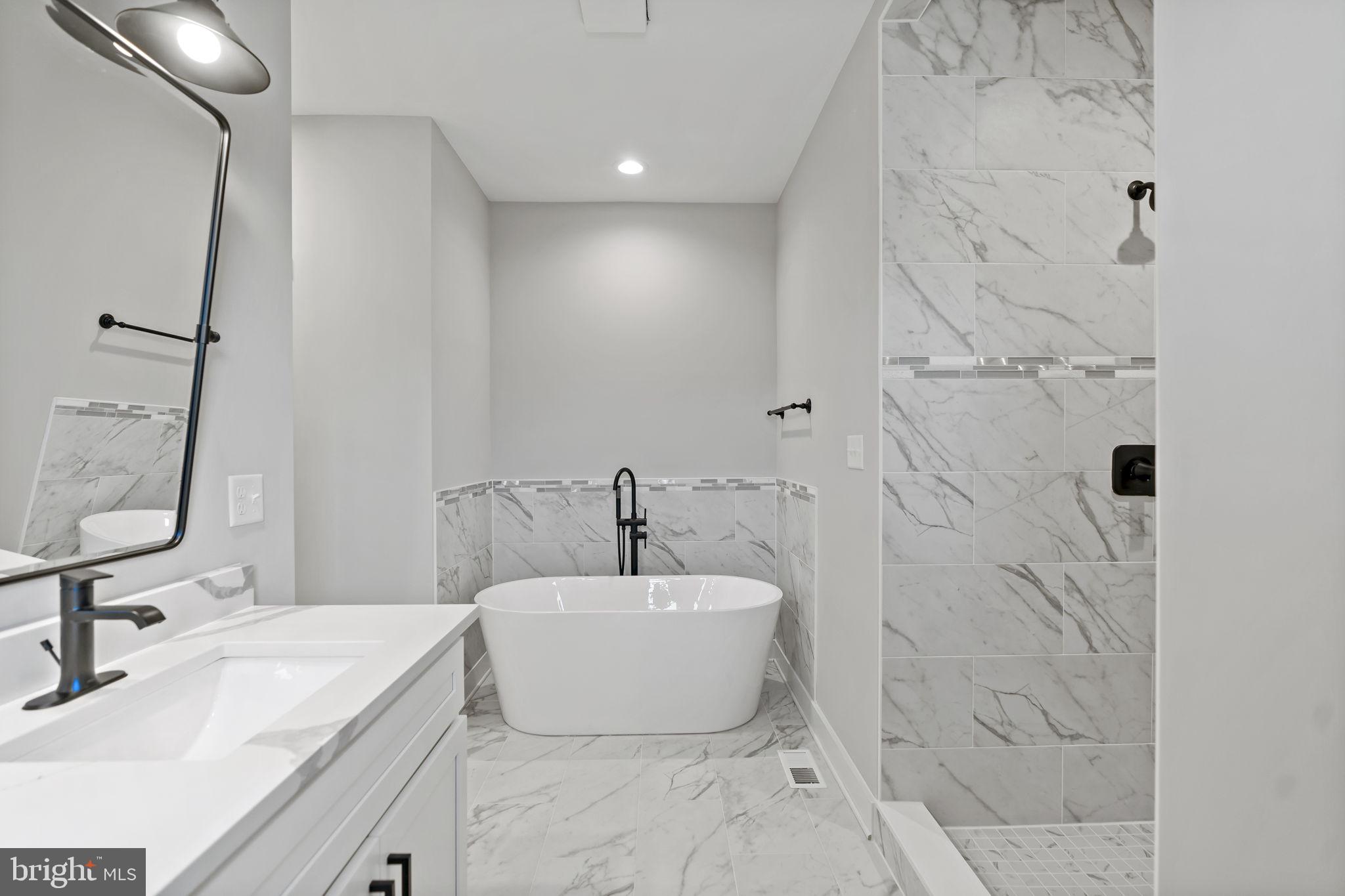 OAK TREE EAST - Residential