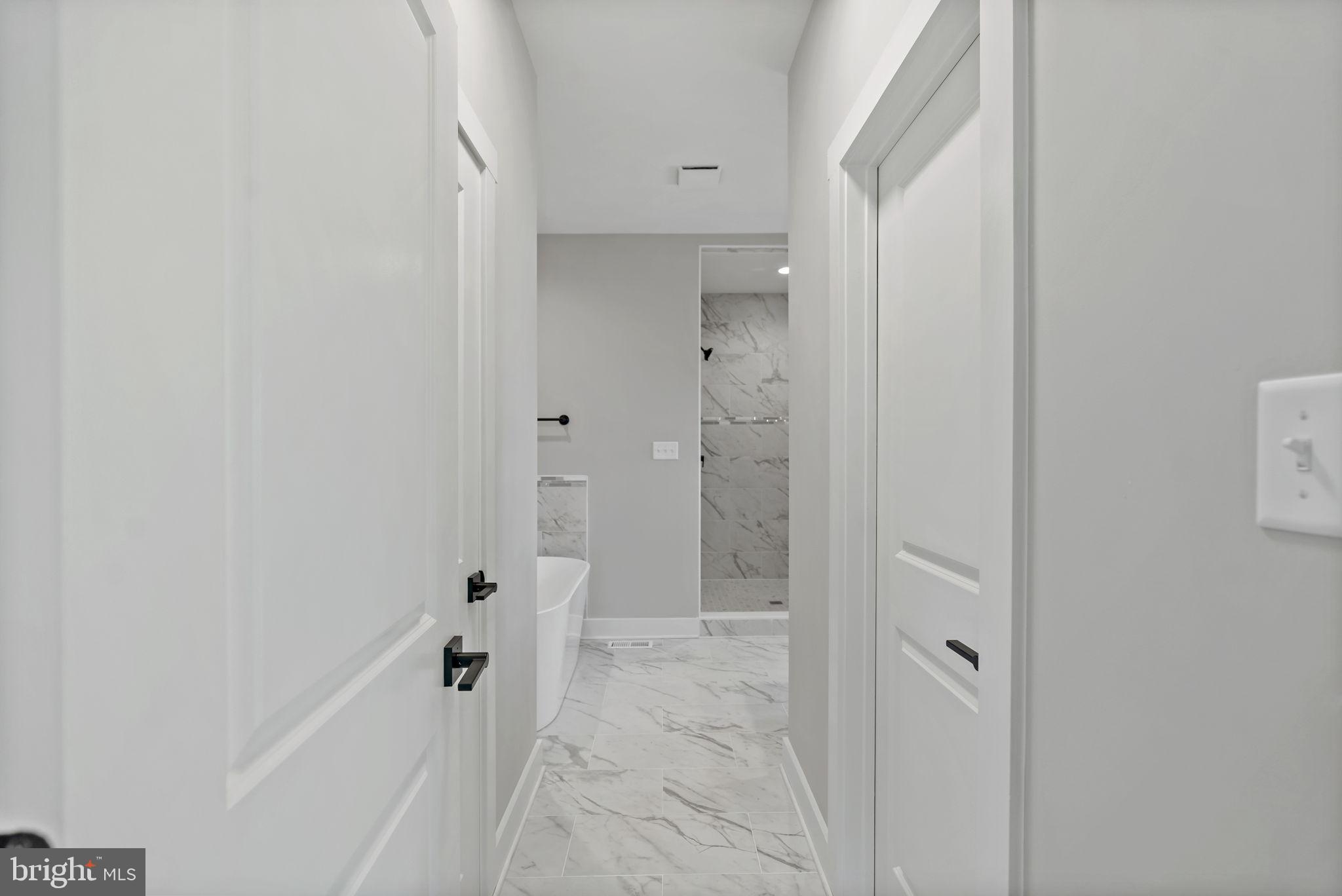 OAK TREE EAST - Residential