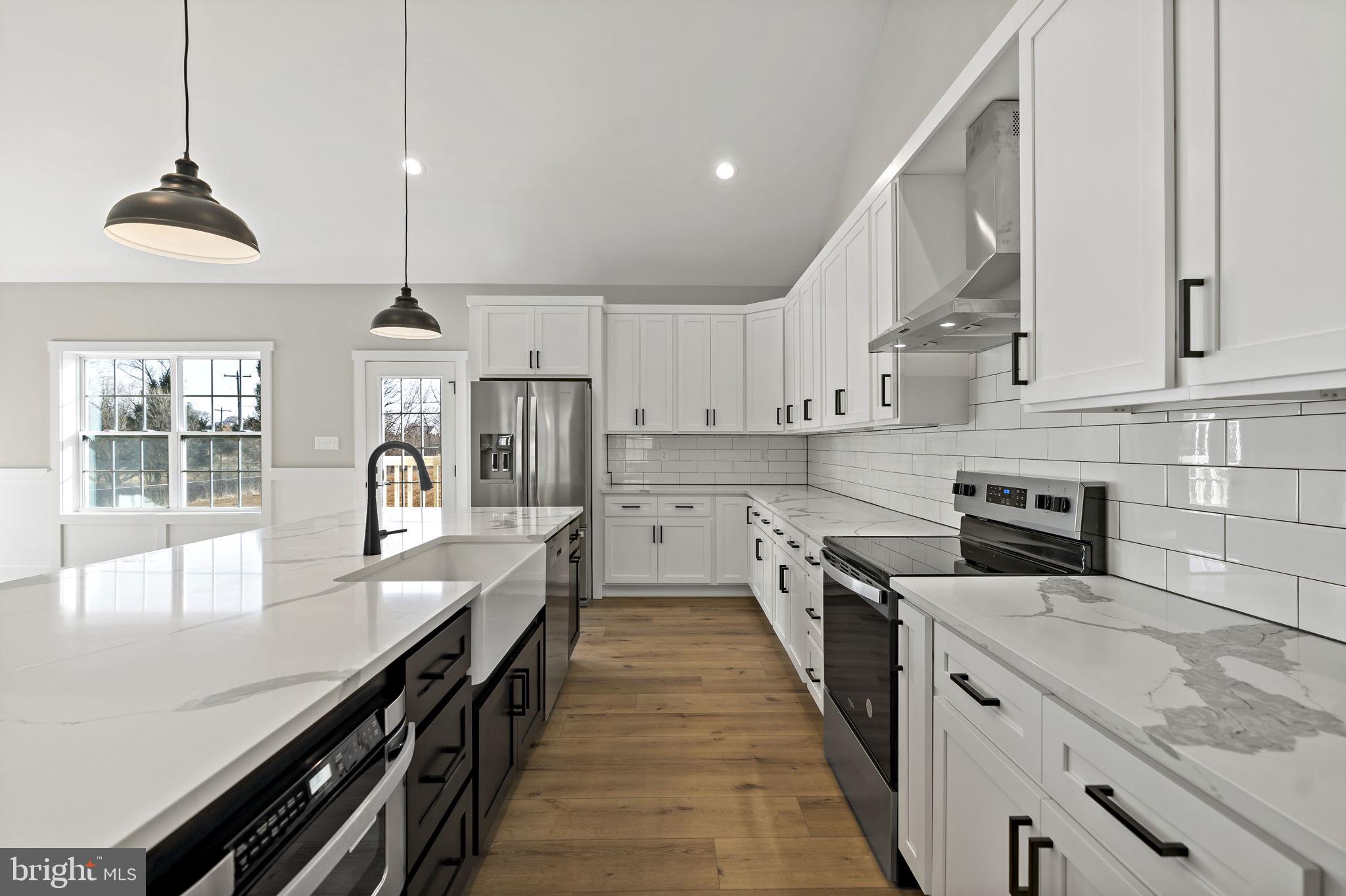 OAK TREE EAST - Residential