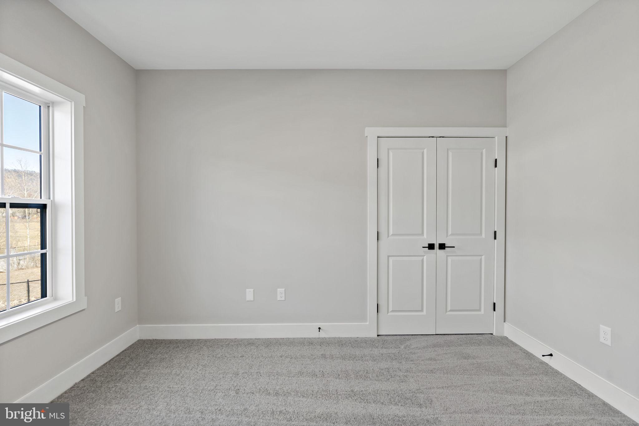 OAK TREE EAST - Residential