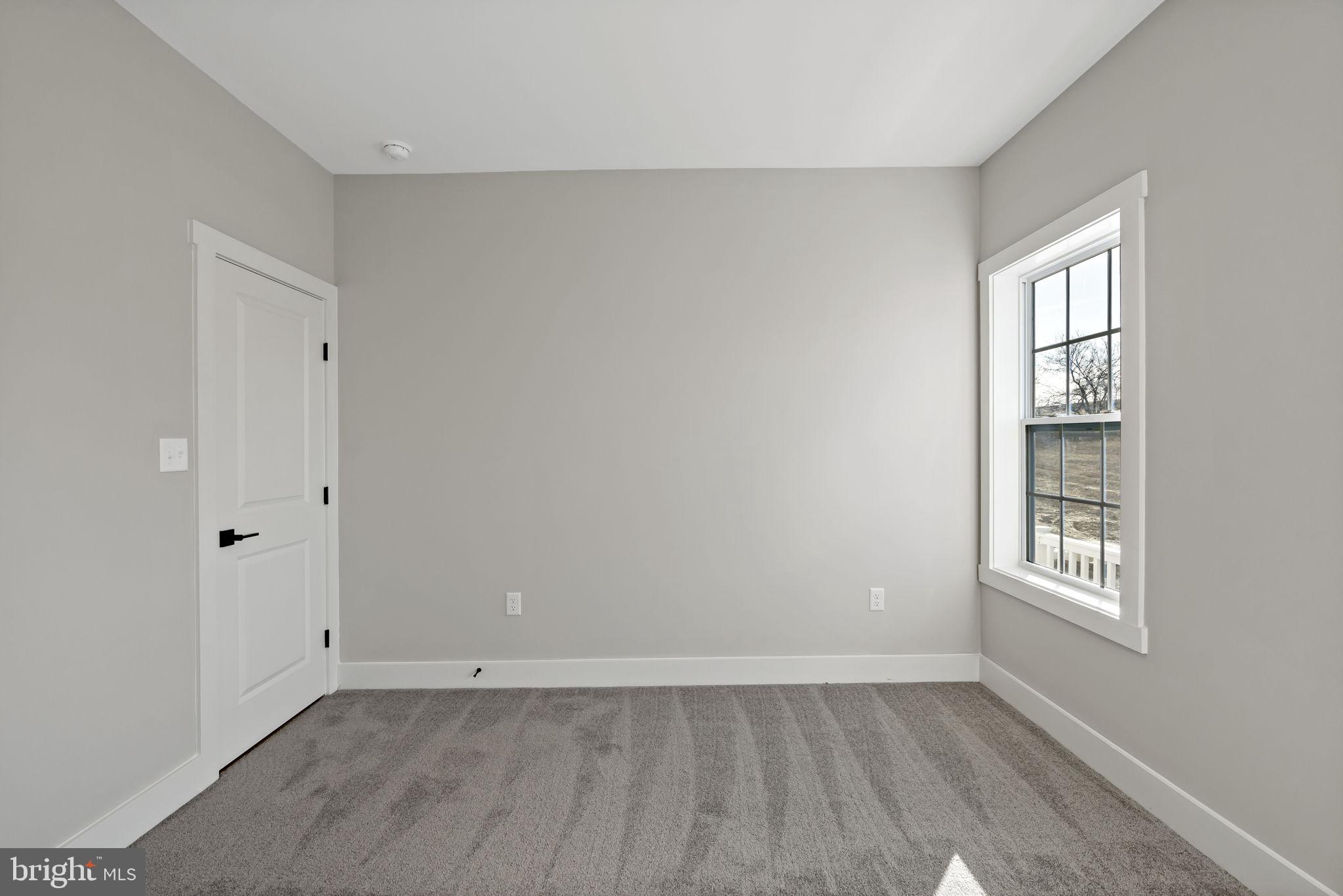 OAK TREE EAST - Residential