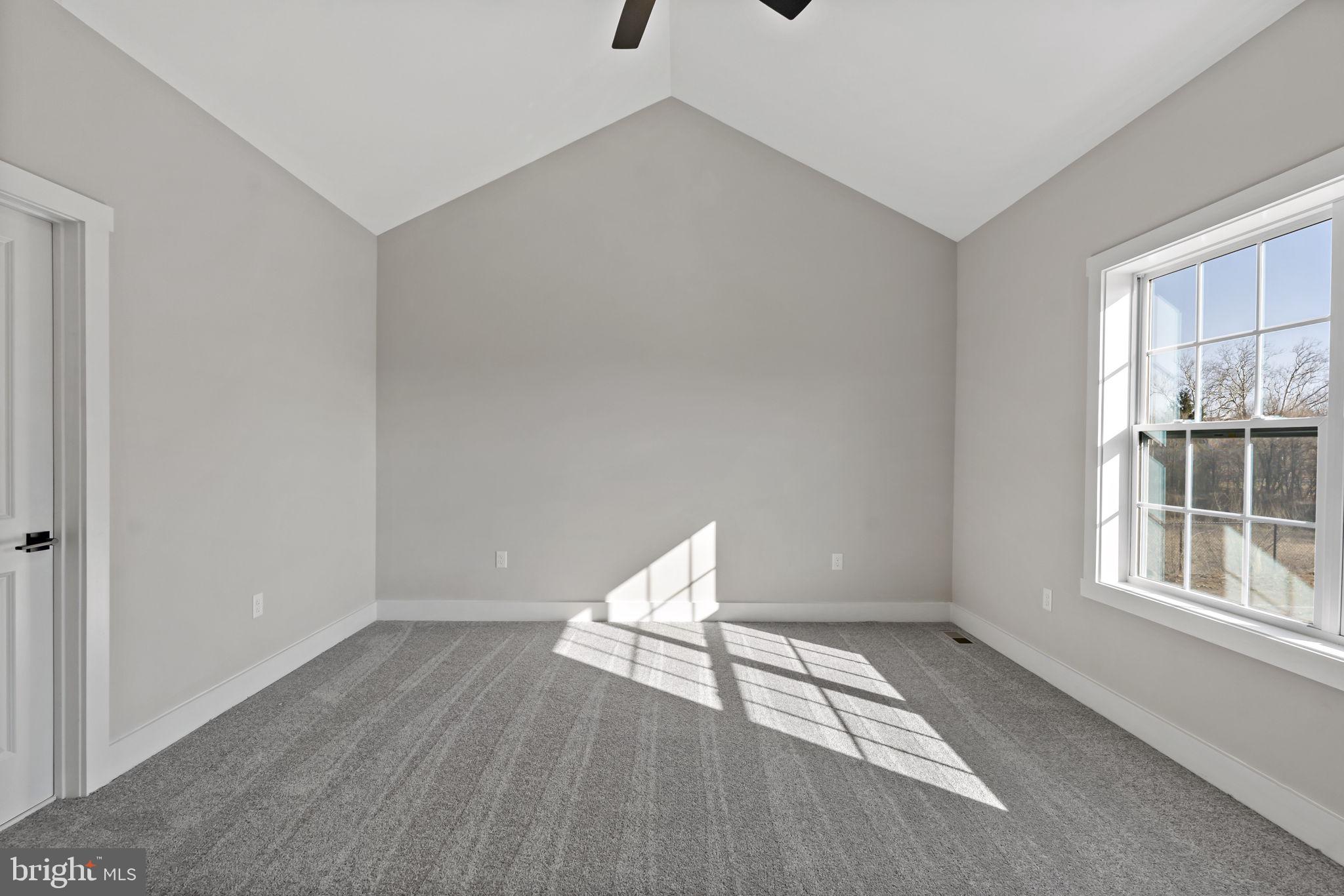 OAK TREE EAST - Residential