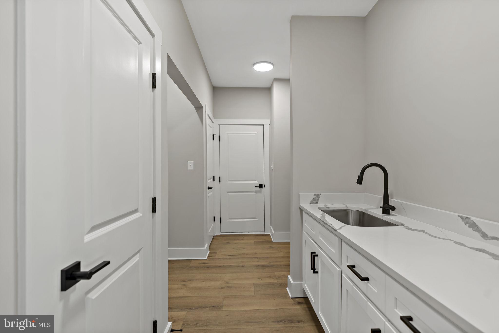 OAK TREE EAST - Residential