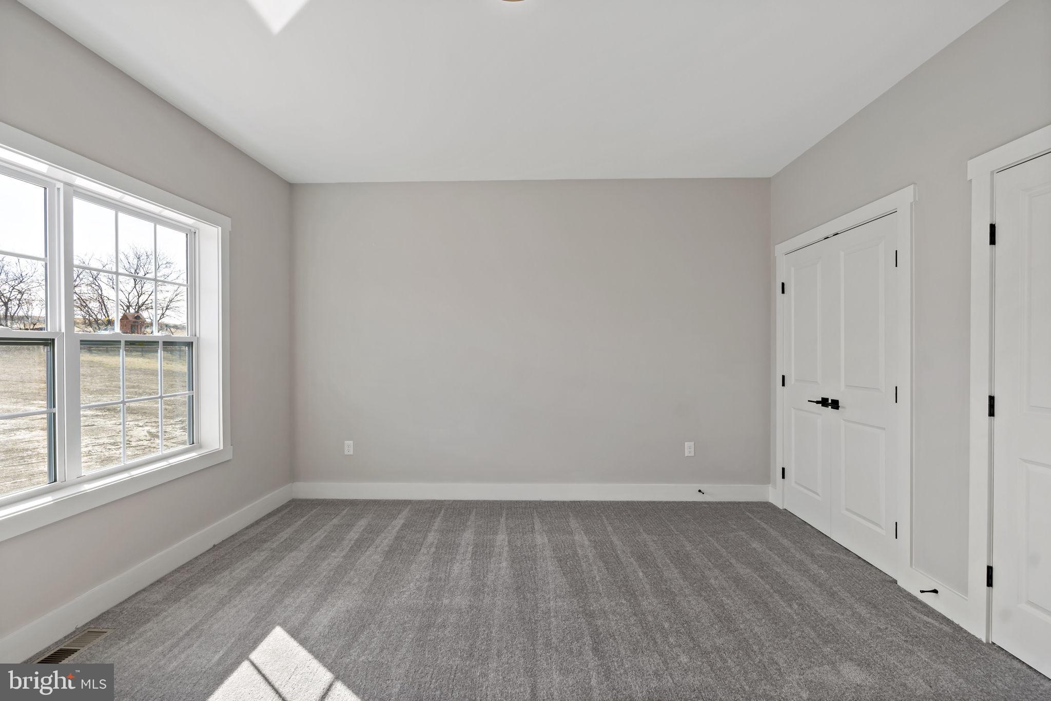 OAK TREE EAST - Residential