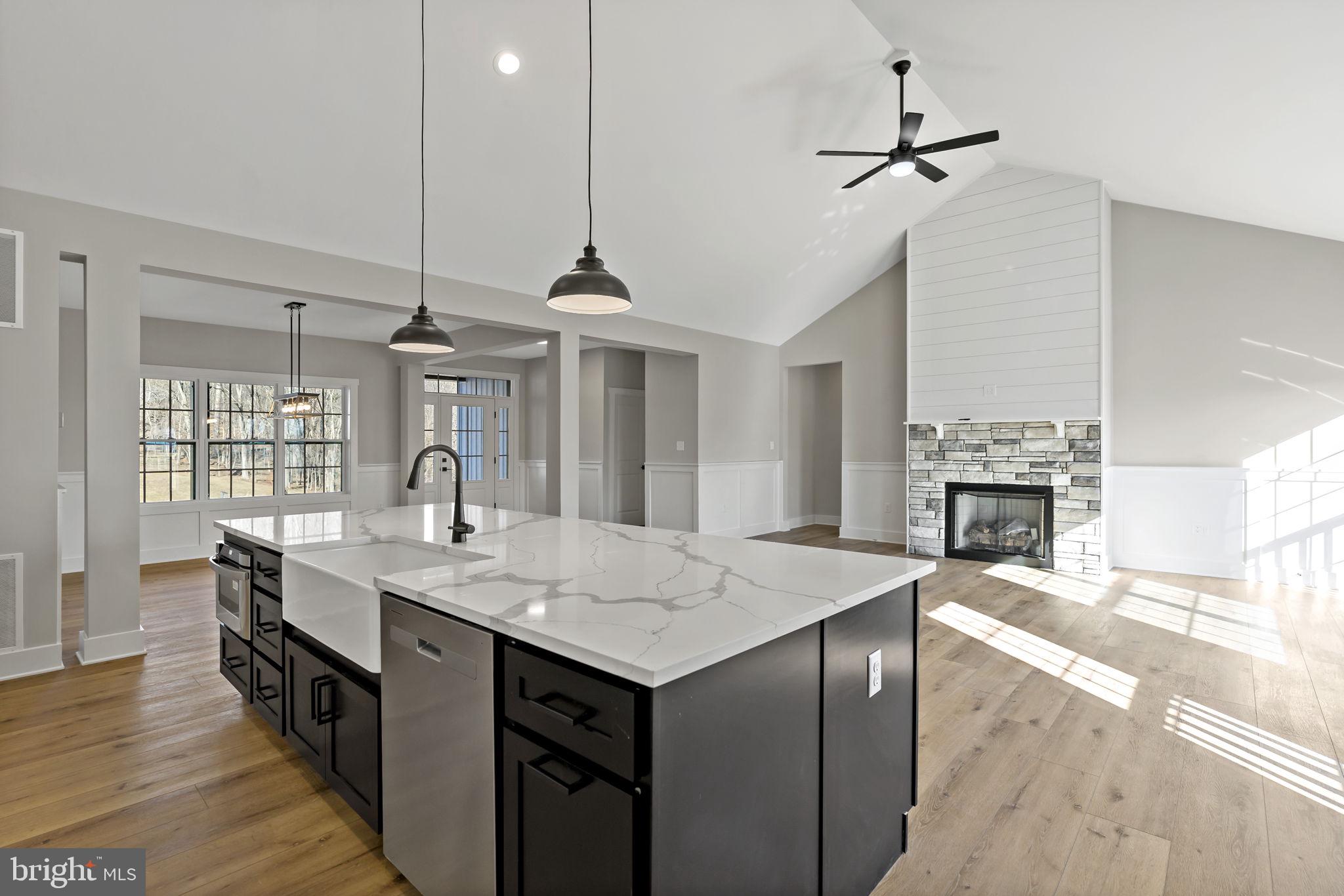 OAK TREE EAST - Residential