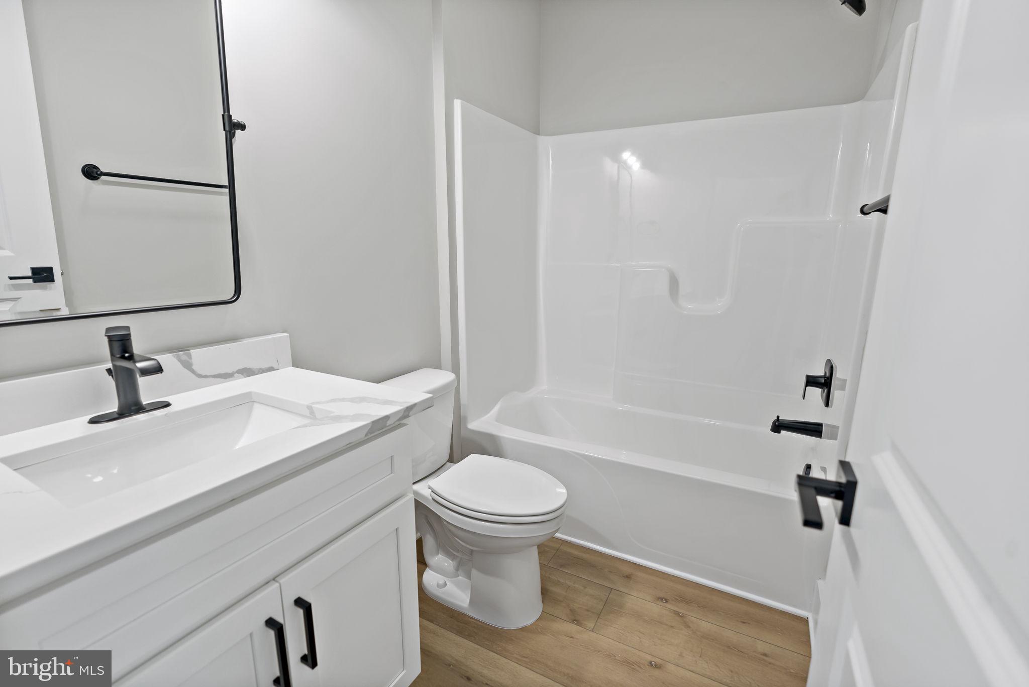 OAK TREE EAST - Residential