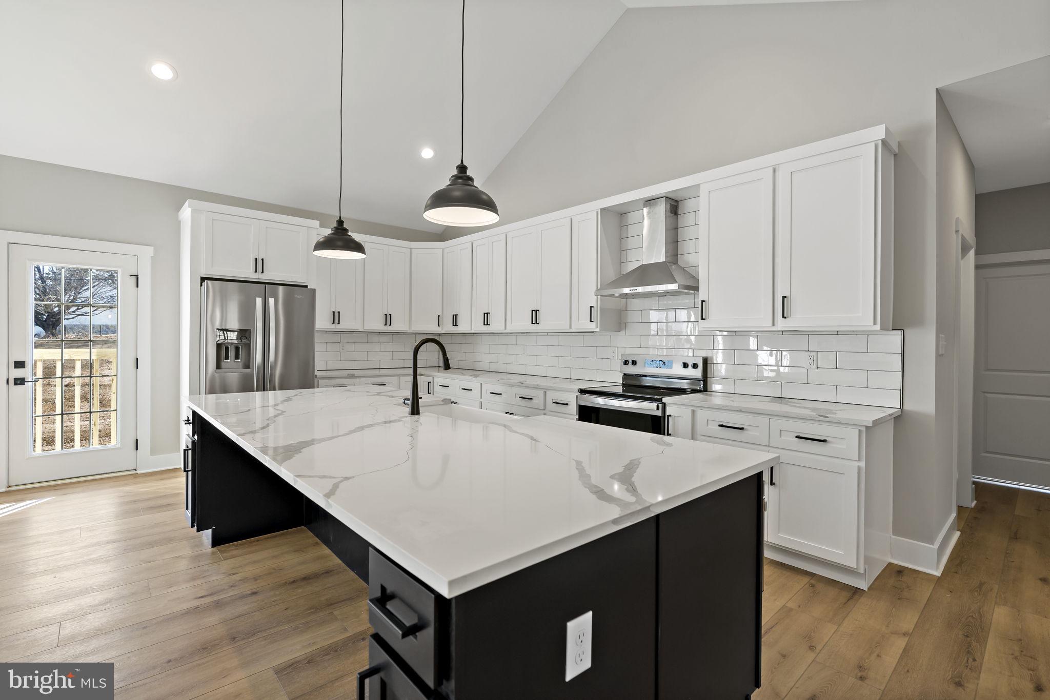 OAK TREE EAST - Residential