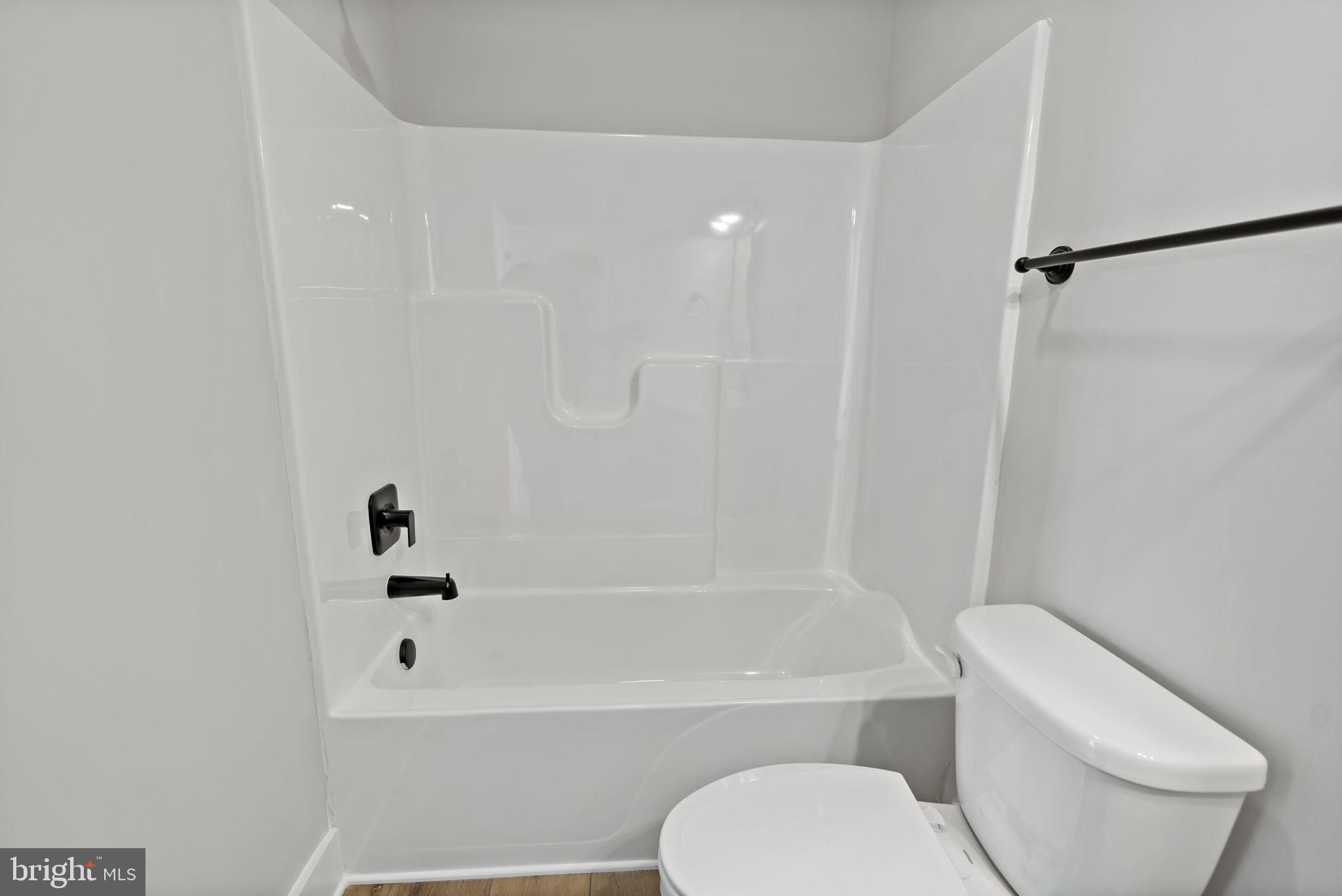 OAK TREE EAST - Residential