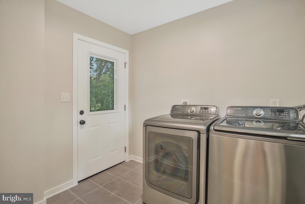 BAHAMA BEACH - Residential