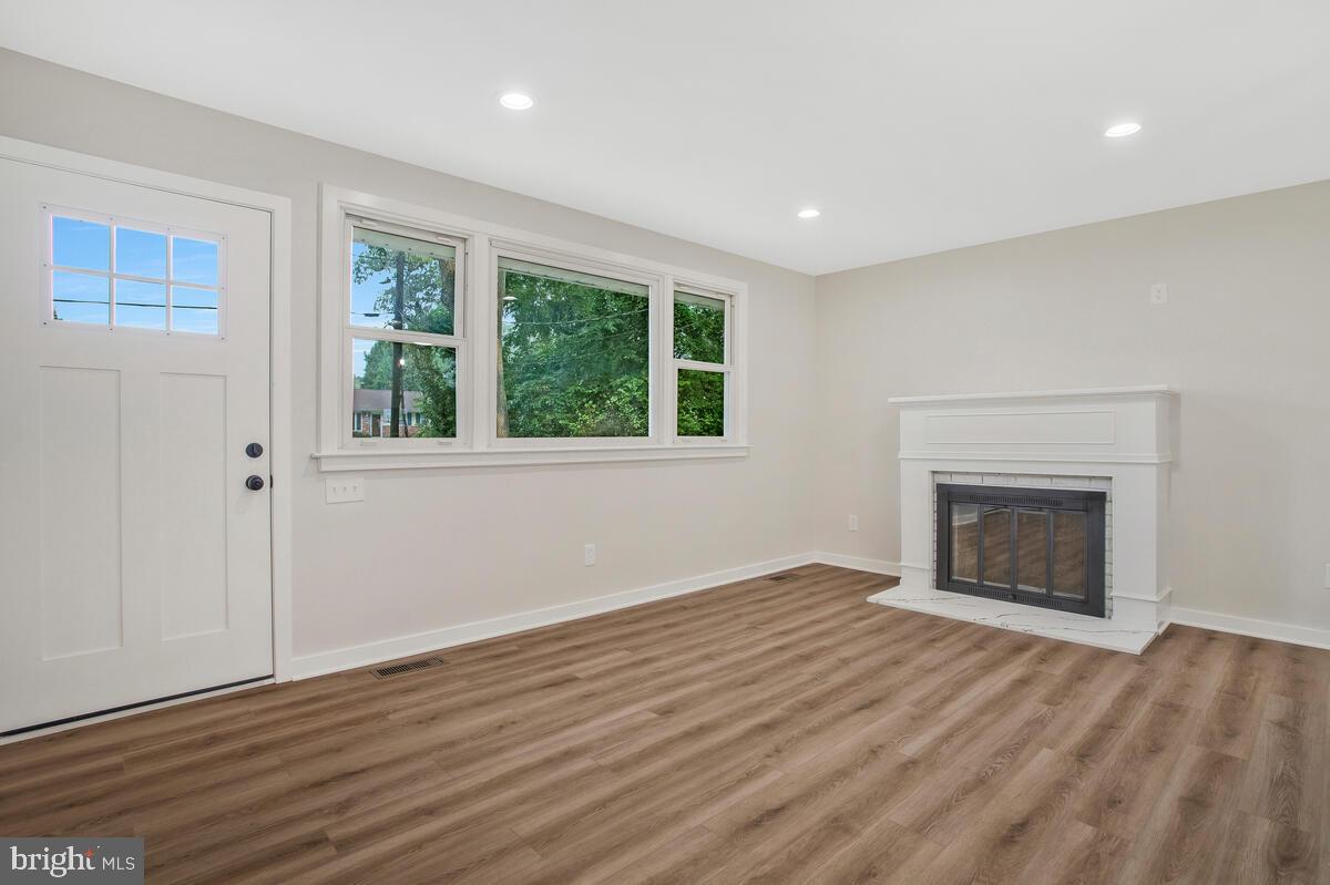 BAHAMA BEACH - Residential