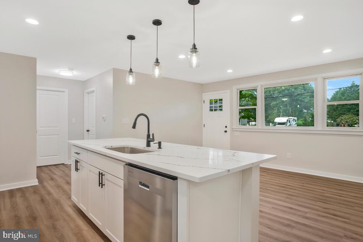 BAHAMA BEACH - Residential