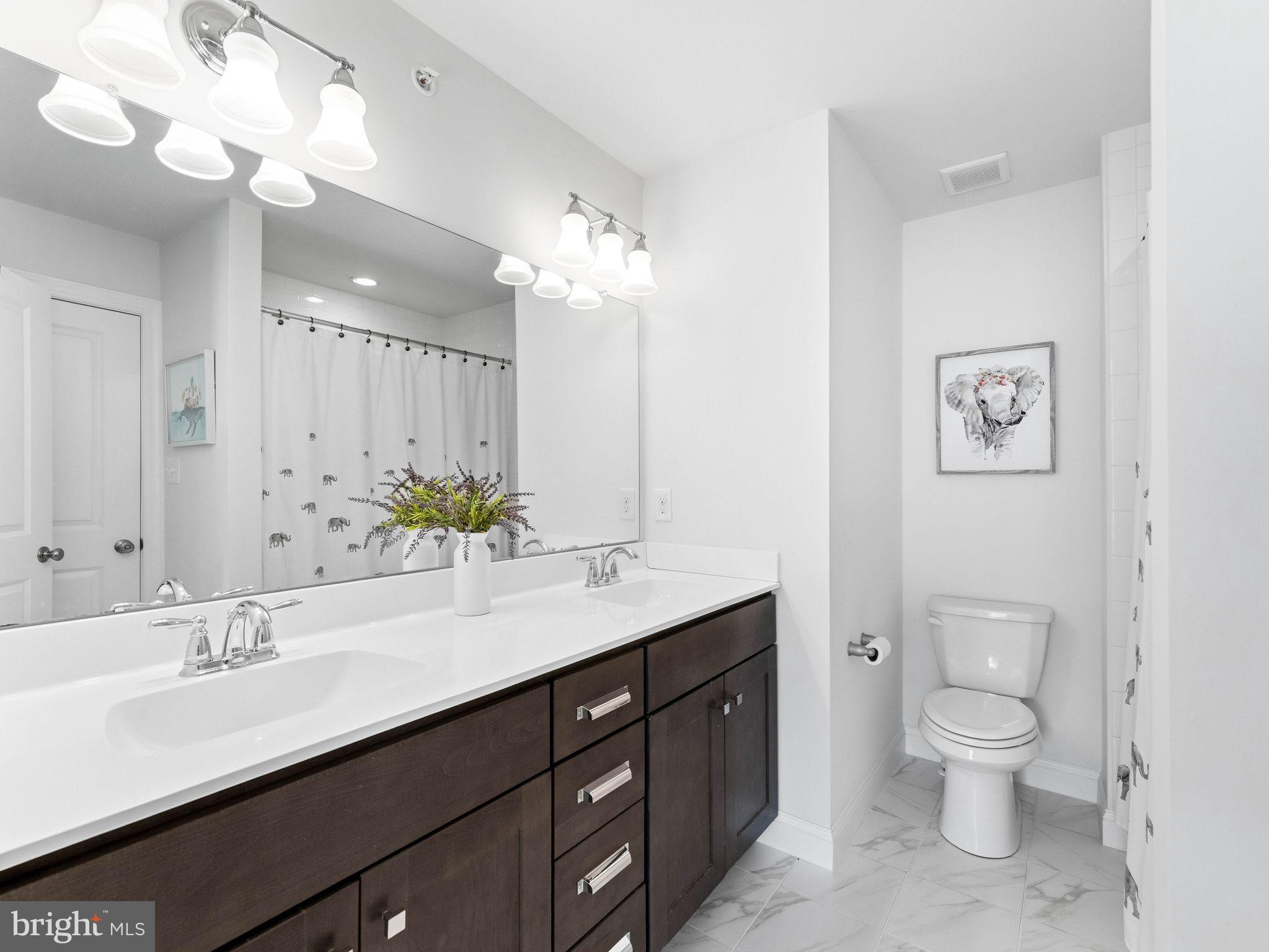 BROOKFIELD - Residential