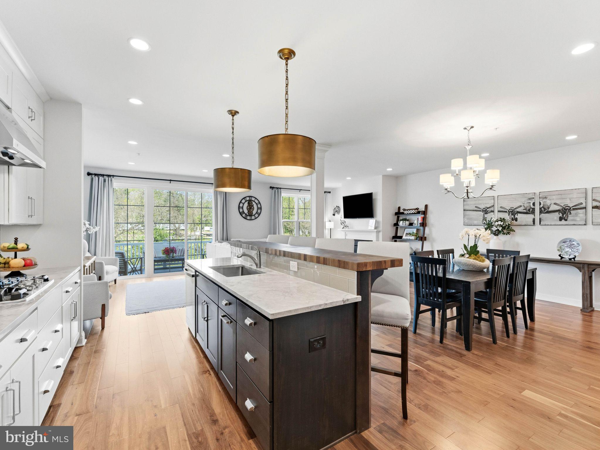 BROOKFIELD - Residential