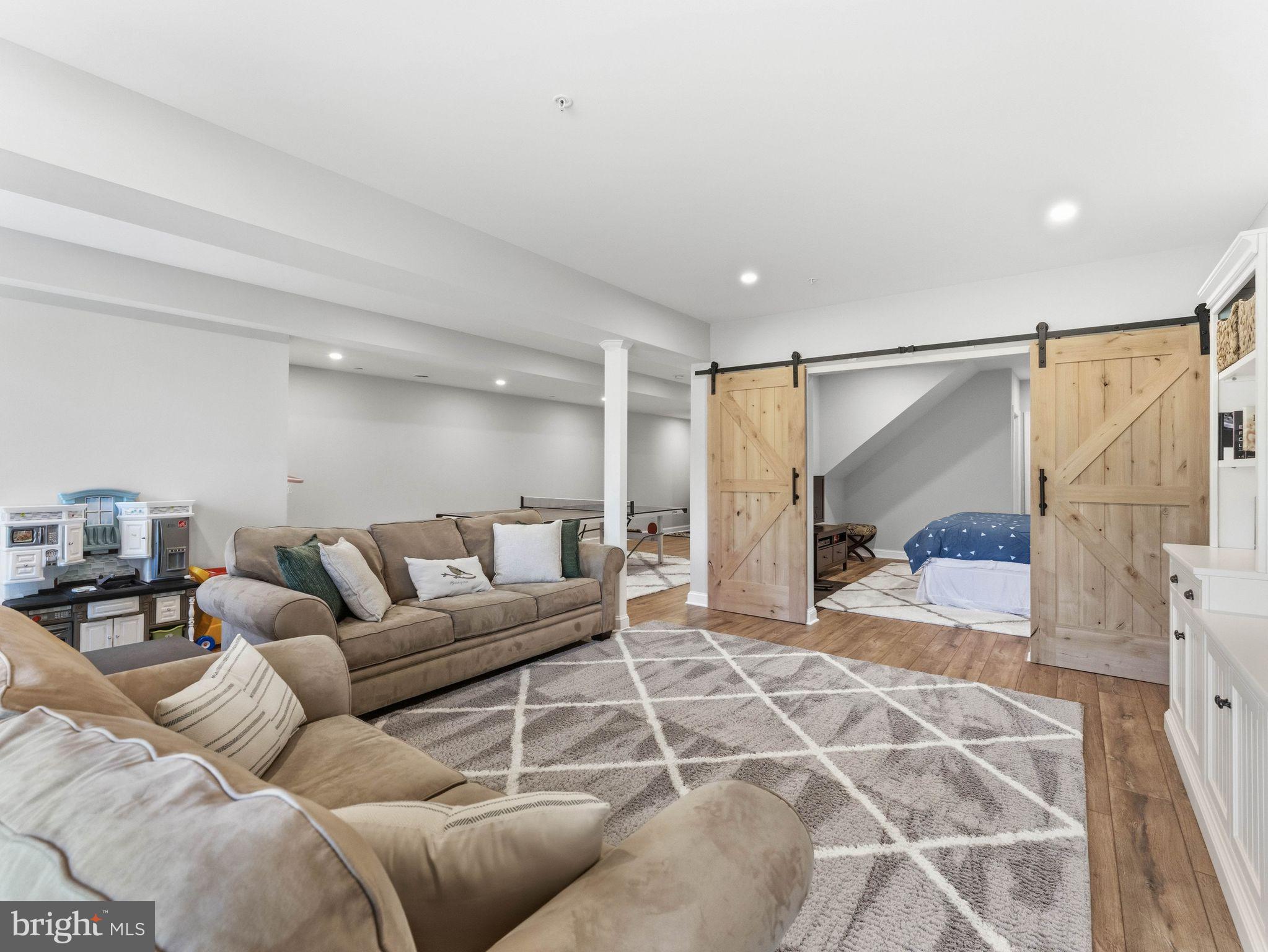 BROOKFIELD - Residential