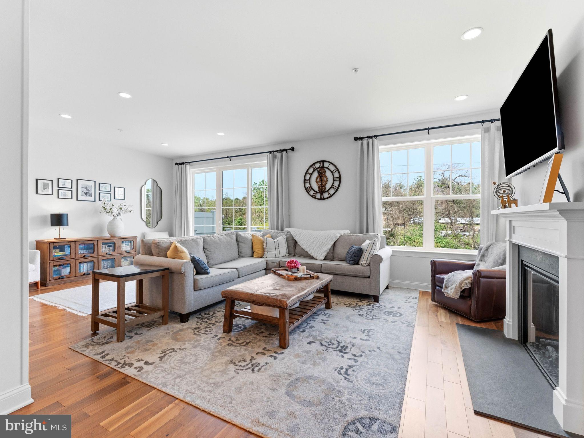 BROOKFIELD - Residential