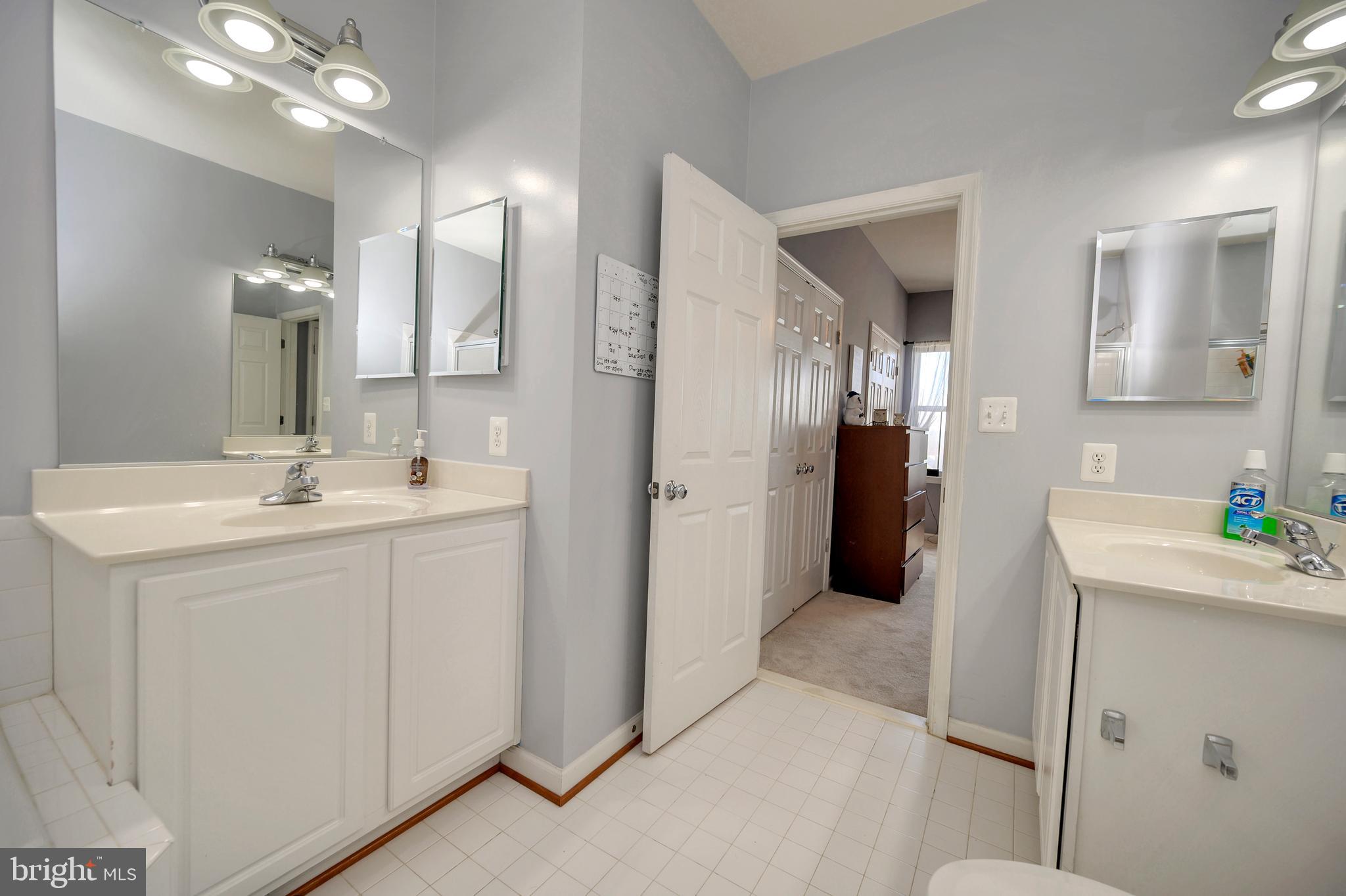 RIVER OAKS - Residential