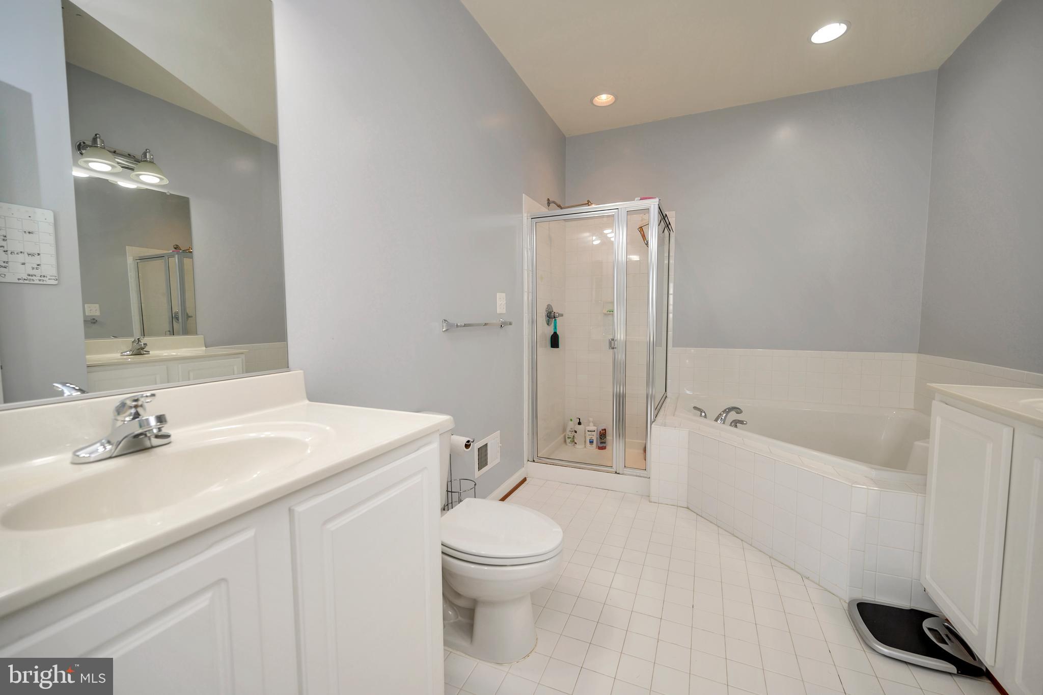 RIVER OAKS - Residential