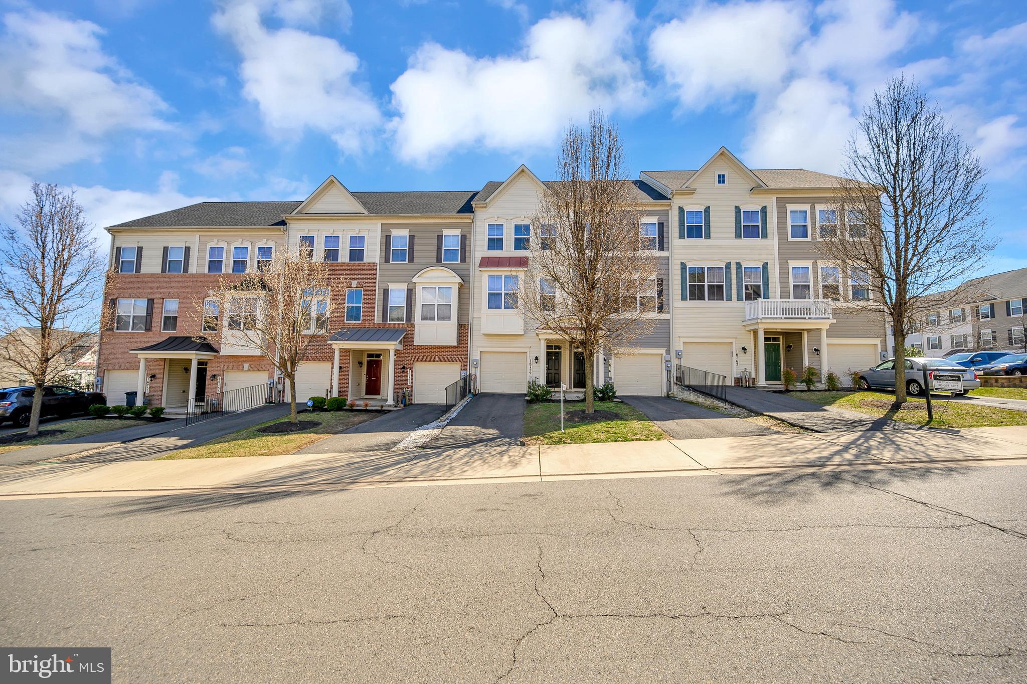 RIVER OAKS - Residential