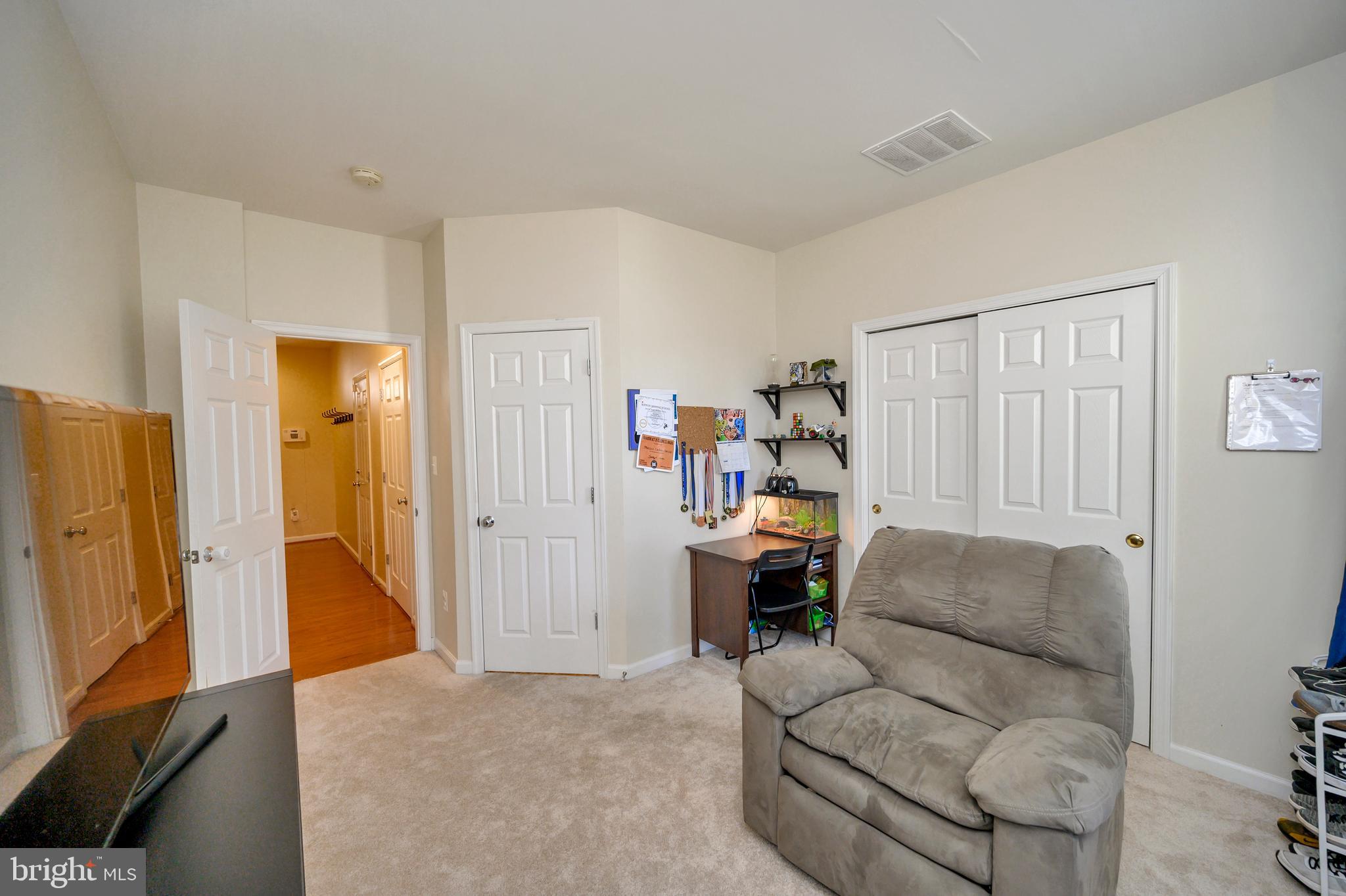 RIVER OAKS - Residential